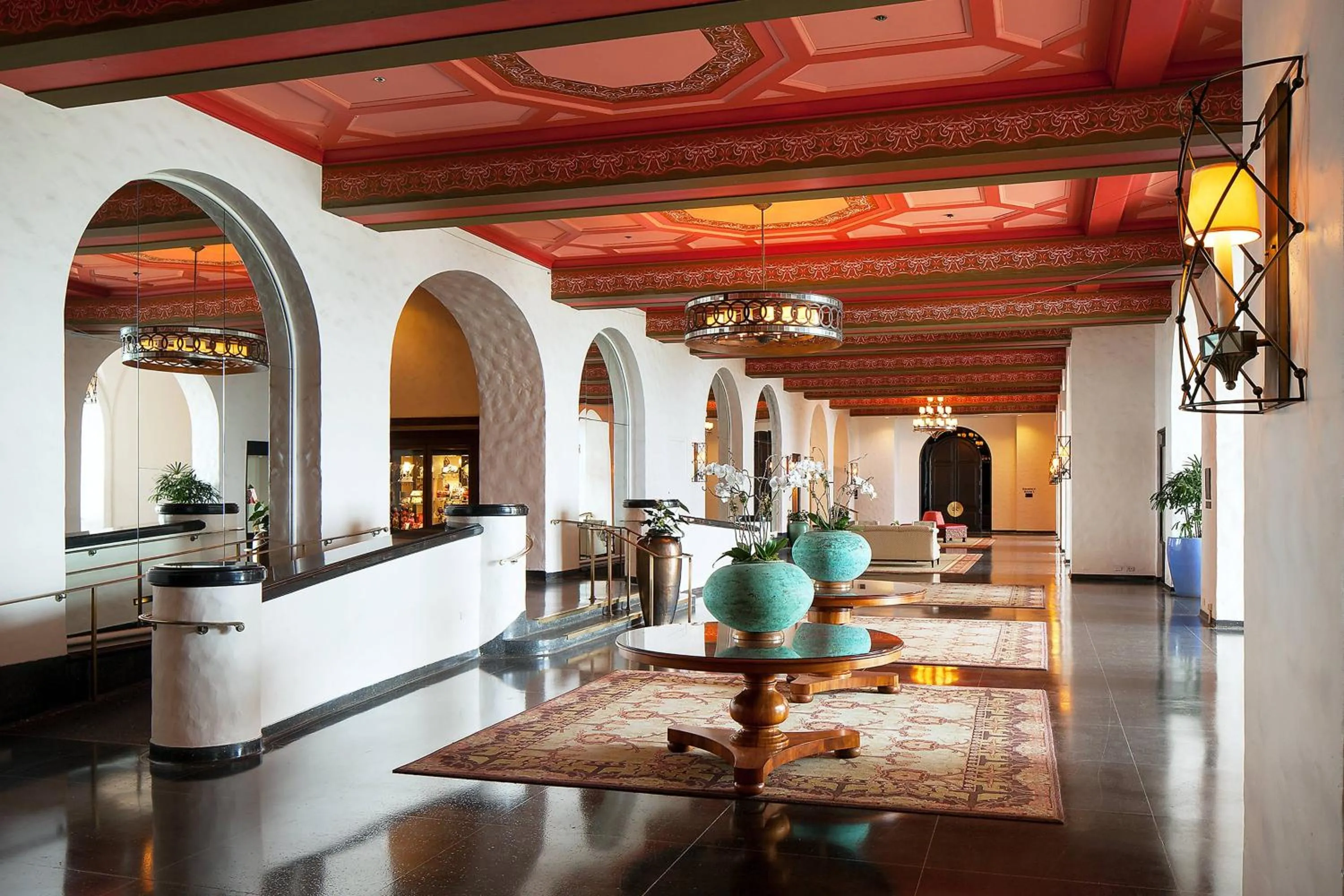 Lobby or reception in The Royal Hawaiian, A Luxury Collection Resort, Waikiki