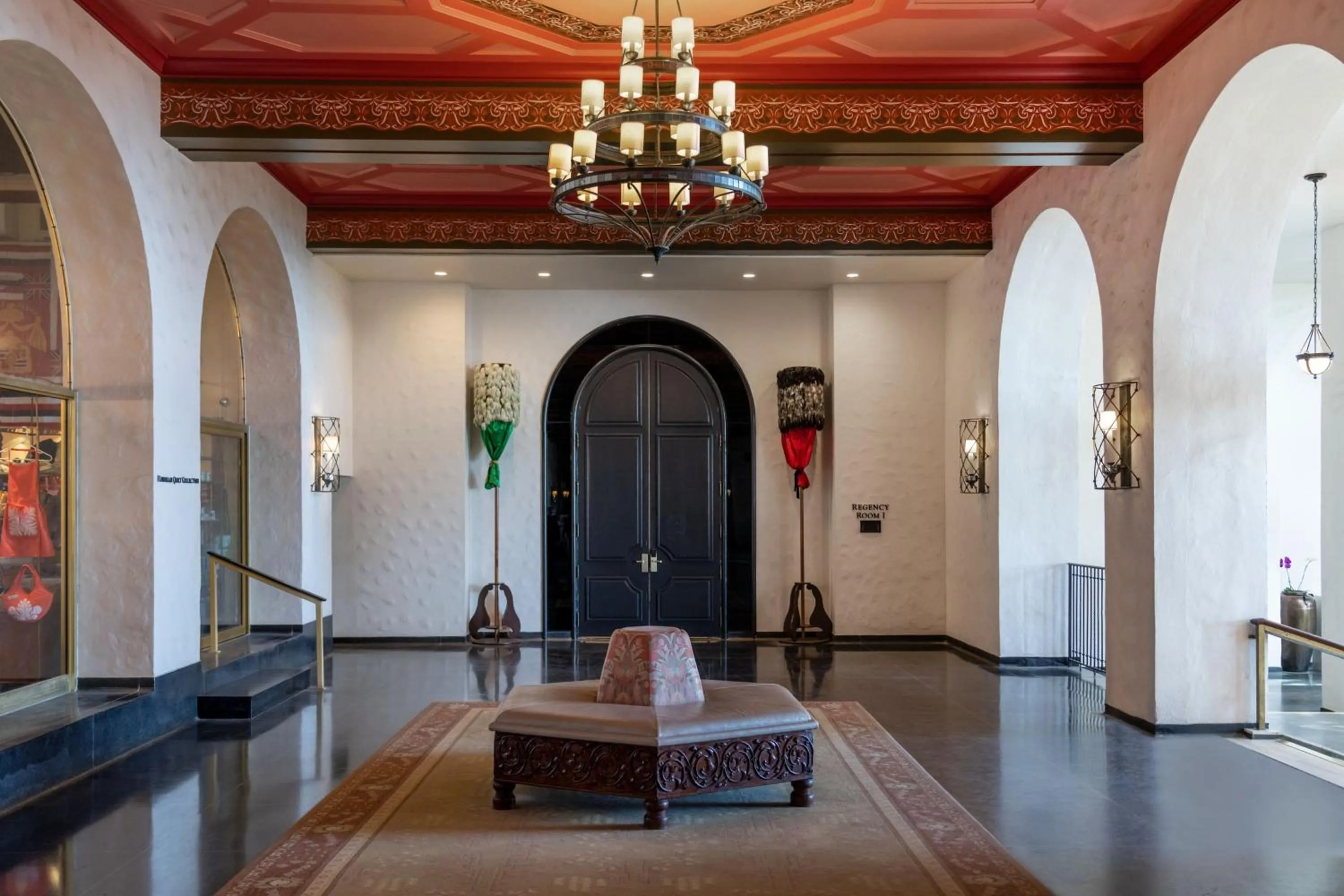 Lobby or reception in The Royal Hawaiian, A Luxury Collection Resort, Waikiki