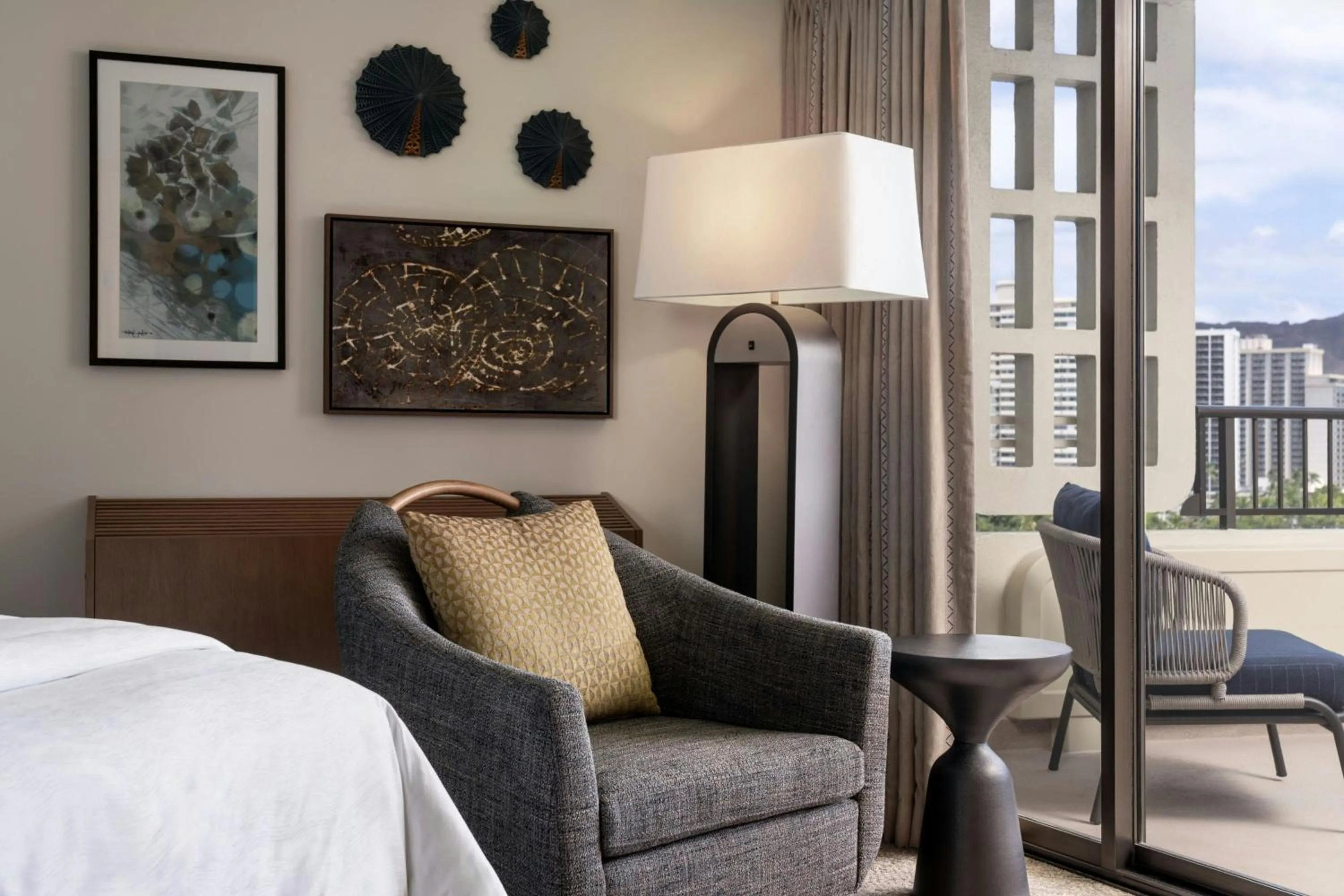 Photo of the whole room, Bed in Moana Surfrider, A Westin Resort & Spa, Waikiki Beach