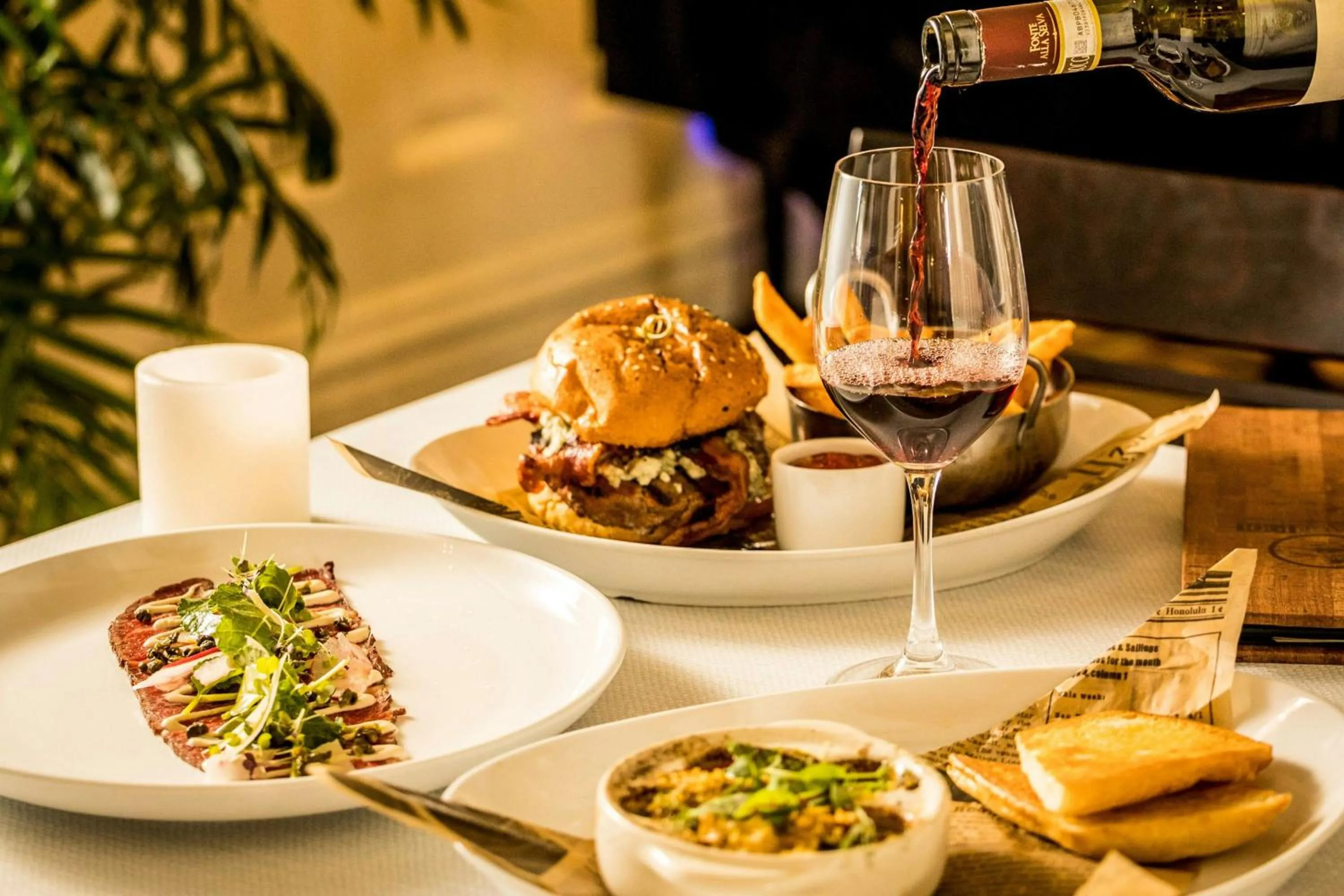 Restaurant/places to eat in Moana Surfrider, A Westin Resort & Spa, Waikiki Beach