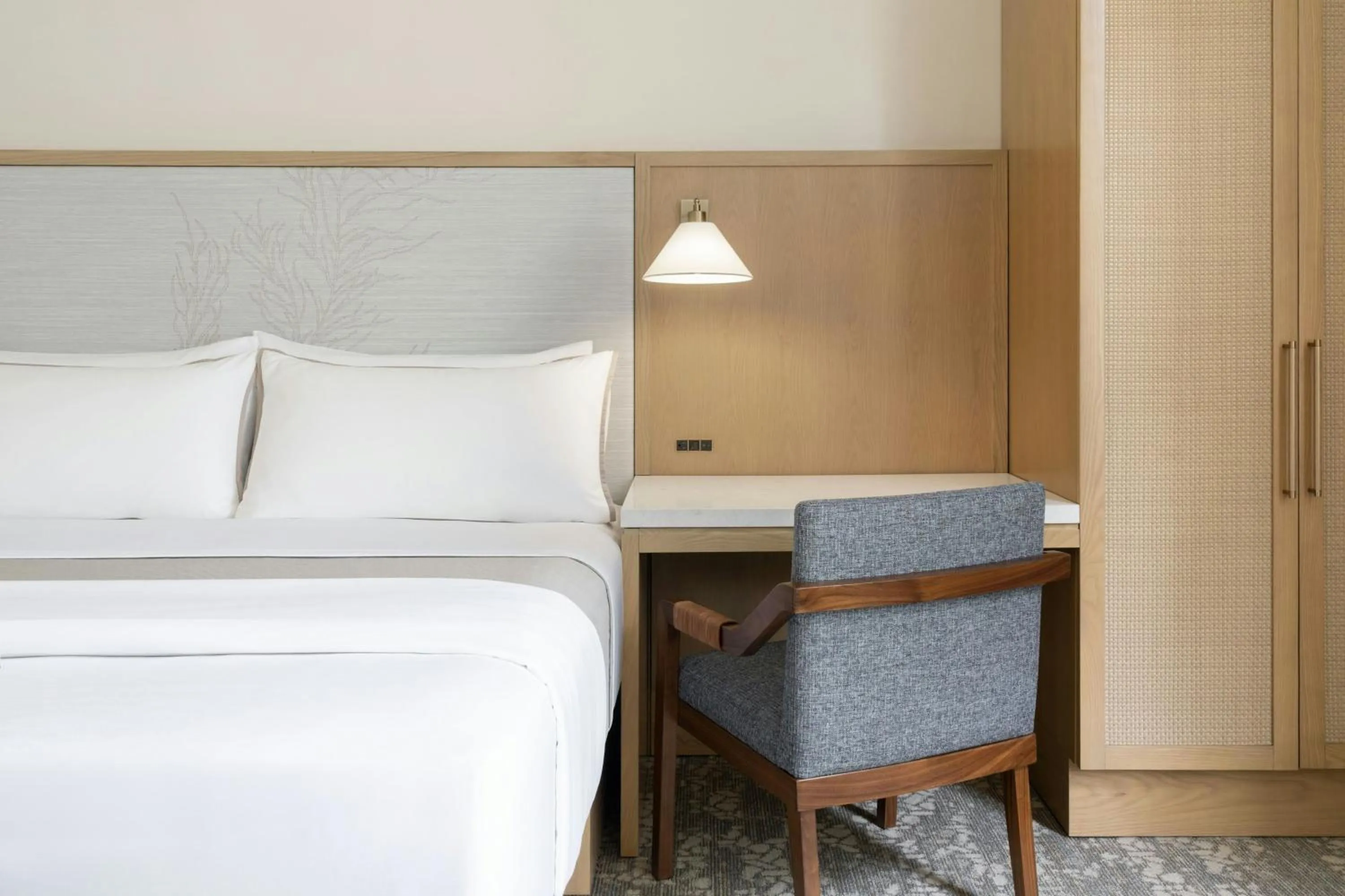 Photo of the whole room, Bed in Moana Surfrider, A Westin Resort & Spa, Waikiki Beach