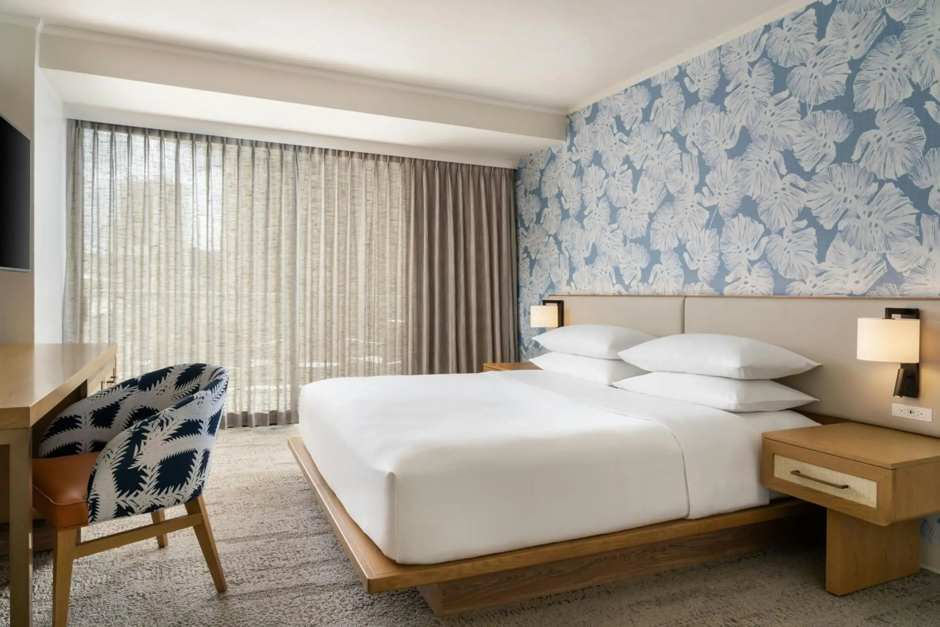 Newly Renovated Tower Standard King in Sheraton Princess Kaiulani Waikiki Beach Newly Renovated Tower Standard King in Sheraton Princess Kaiulani Waikiki Beach