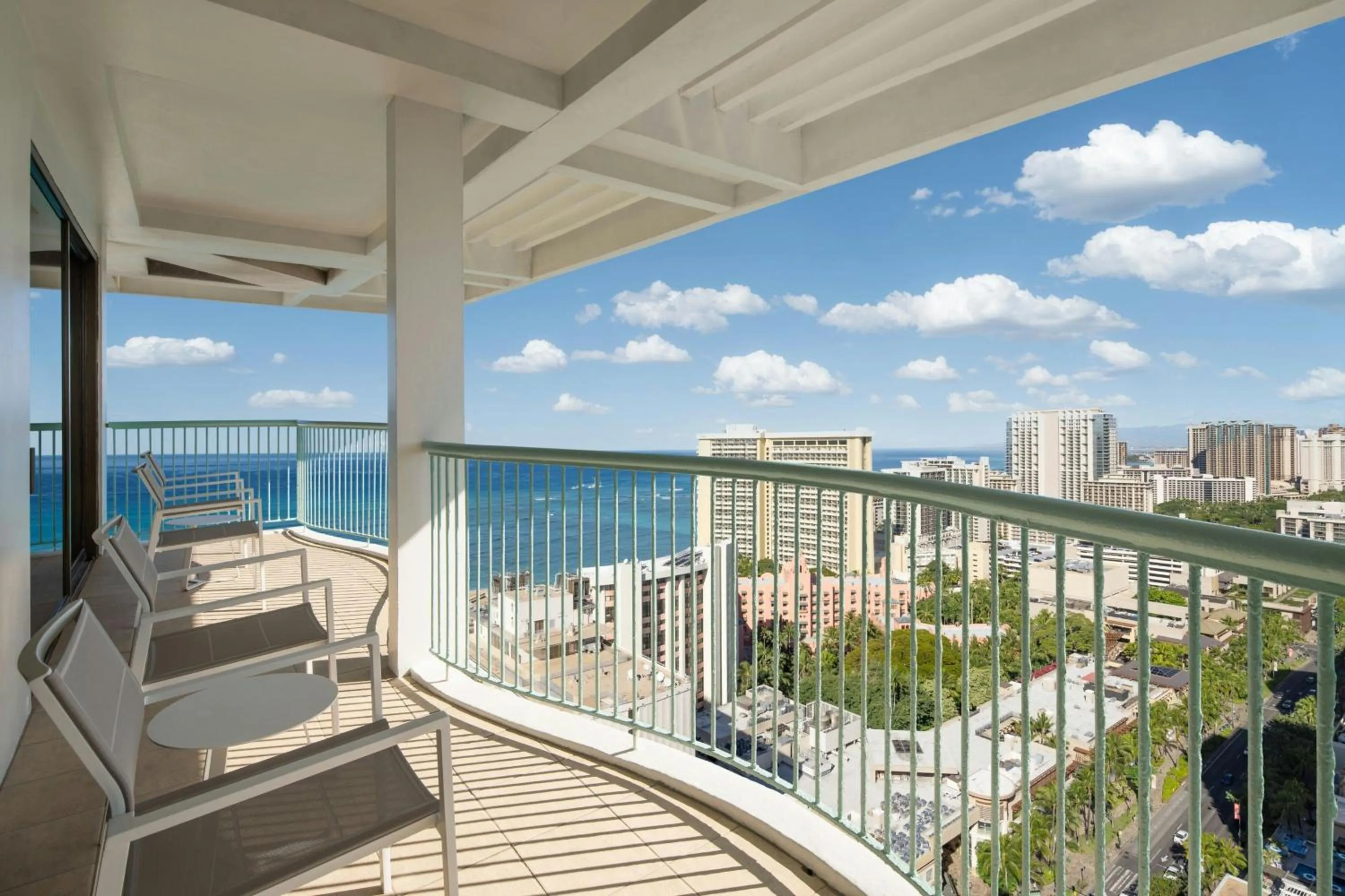 Photo of the whole room in Sheraton Princess Kaiulani Waikiki Beach