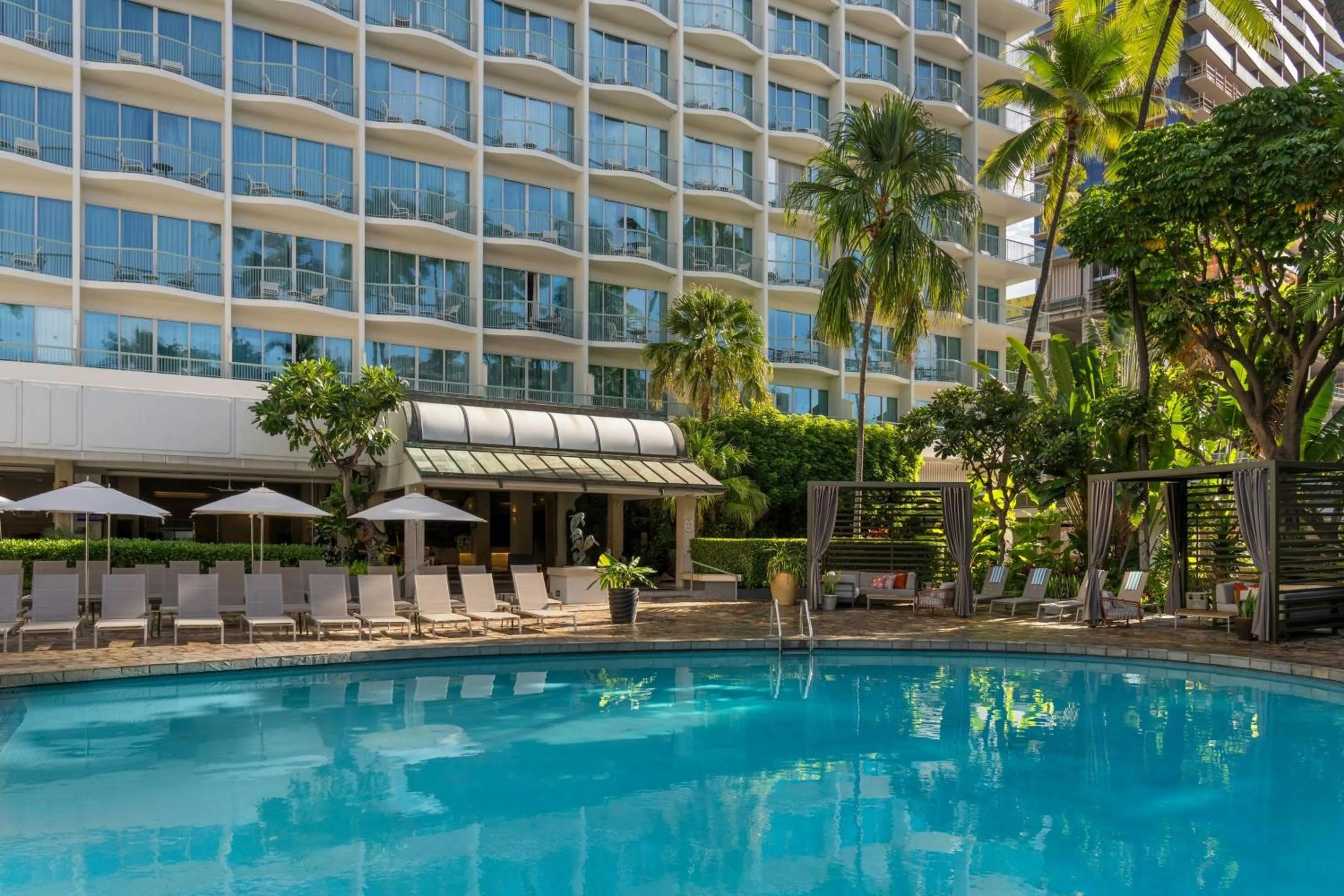 Swimming pool in Sheraton Princess Kaiulani Waikiki Beach