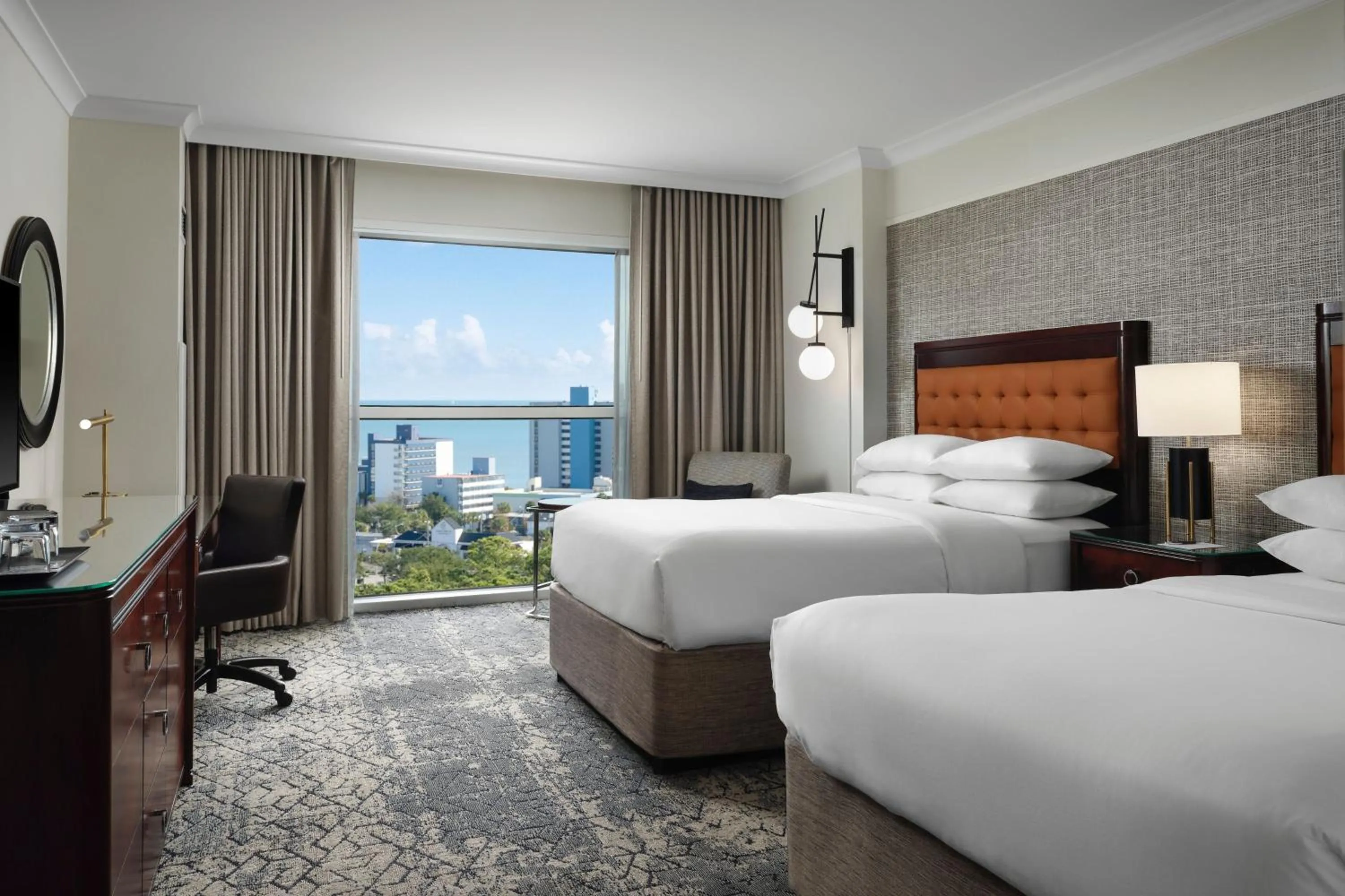 Photo of the whole room, Bed in Sheraton Myrtle Beach