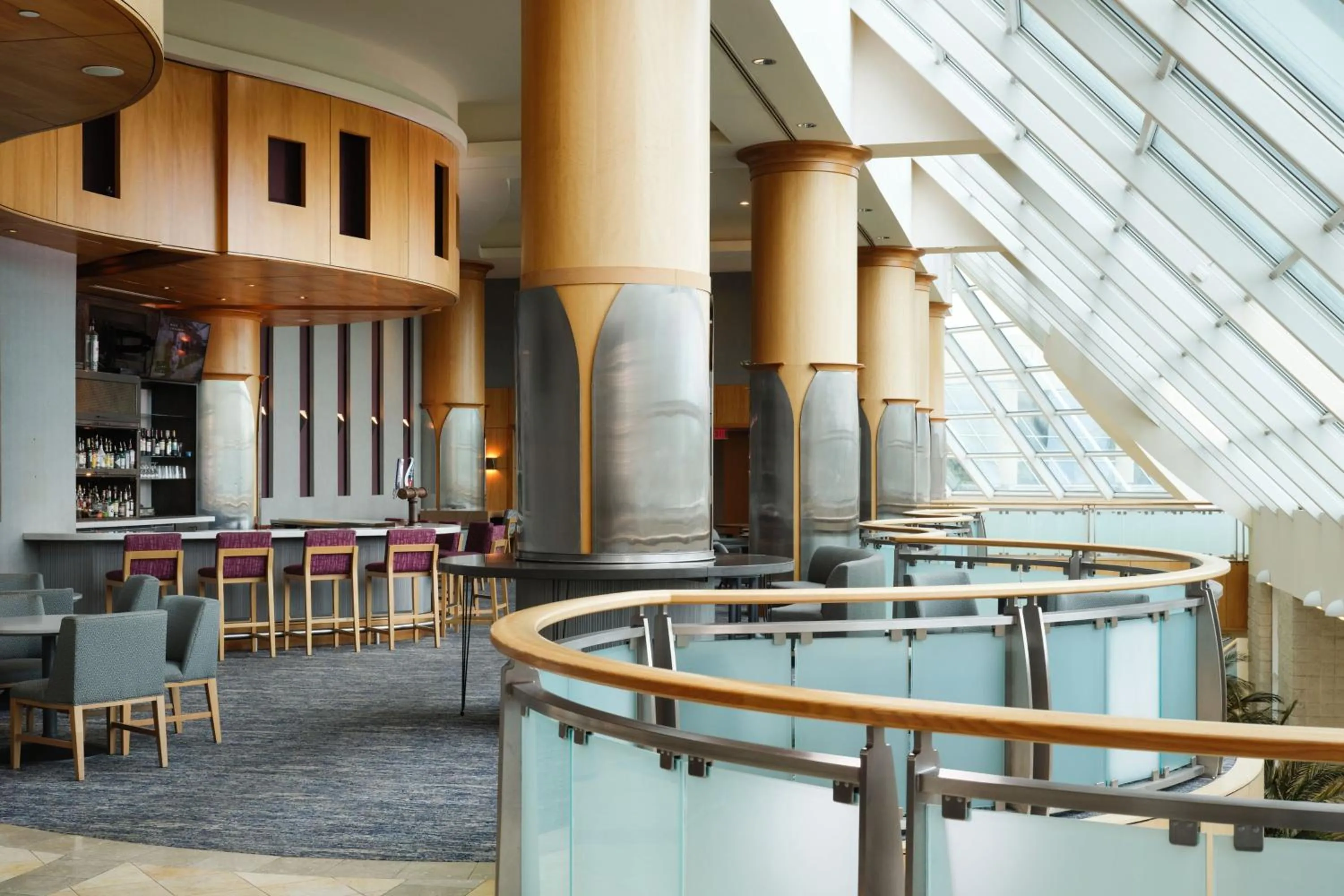 Lounge or bar in Sheraton Myrtle Beach