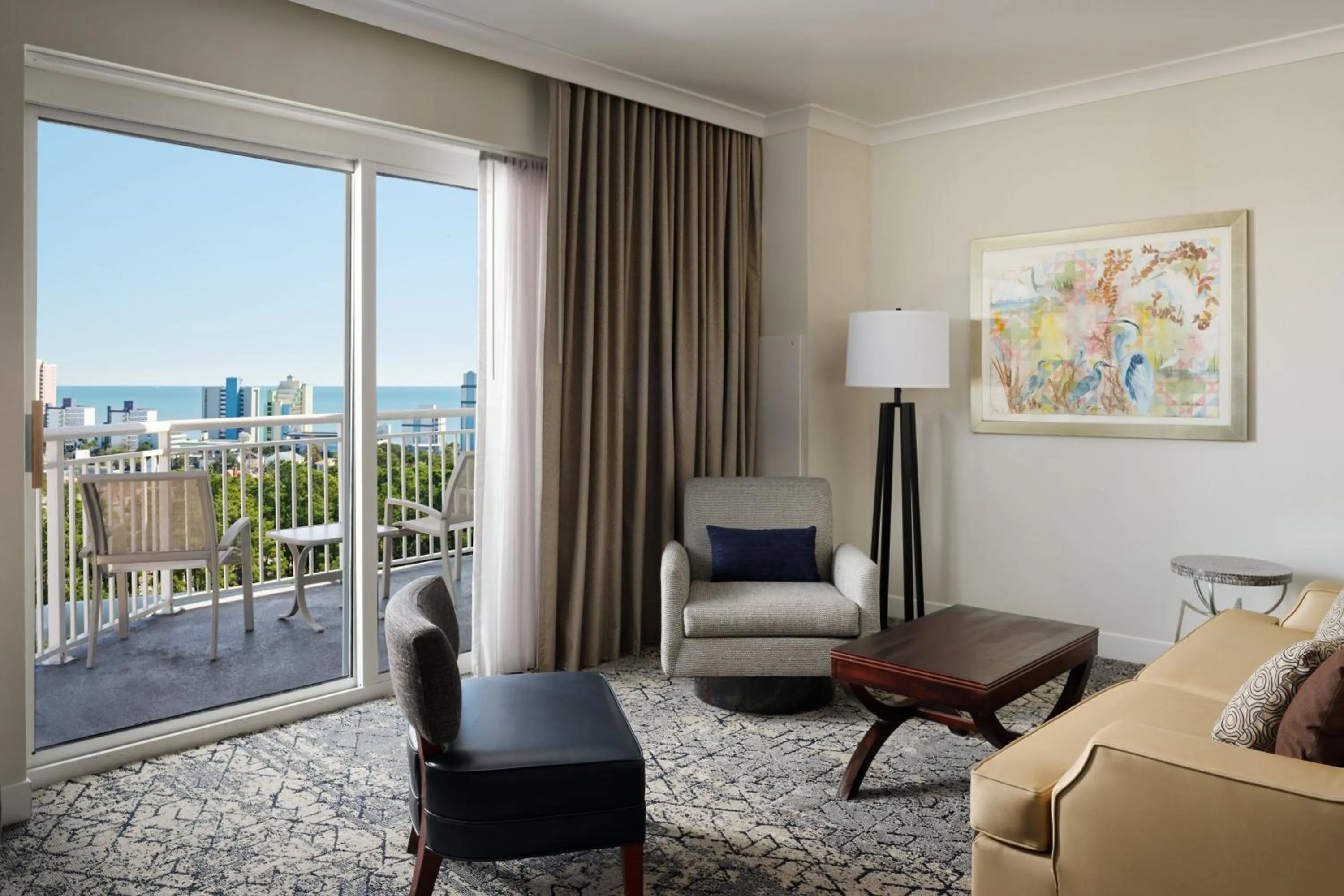 Living room in Sheraton Myrtle Beach