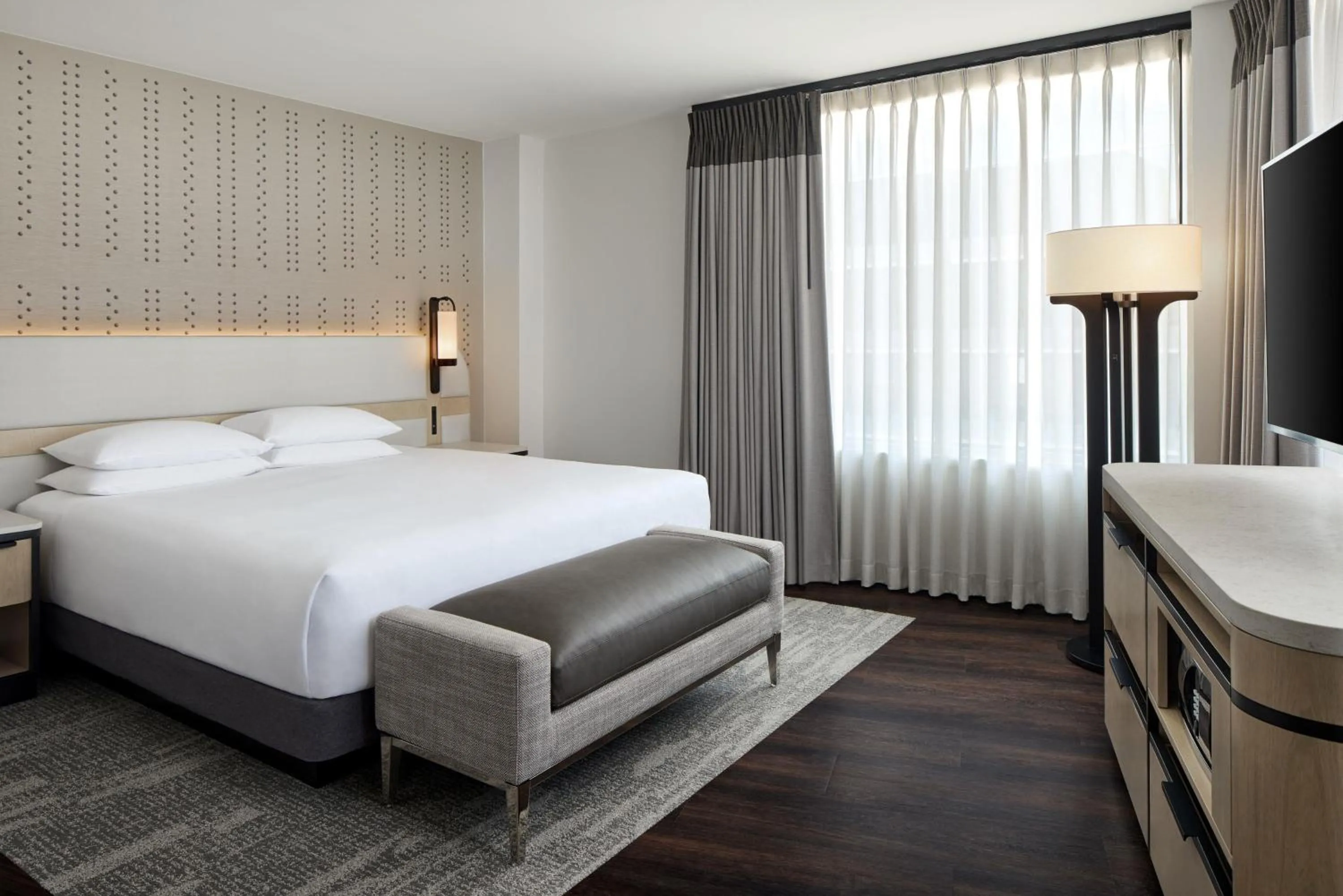 Photo of the whole room, Bed in Hyatt Regency Washington on Capitol Hill