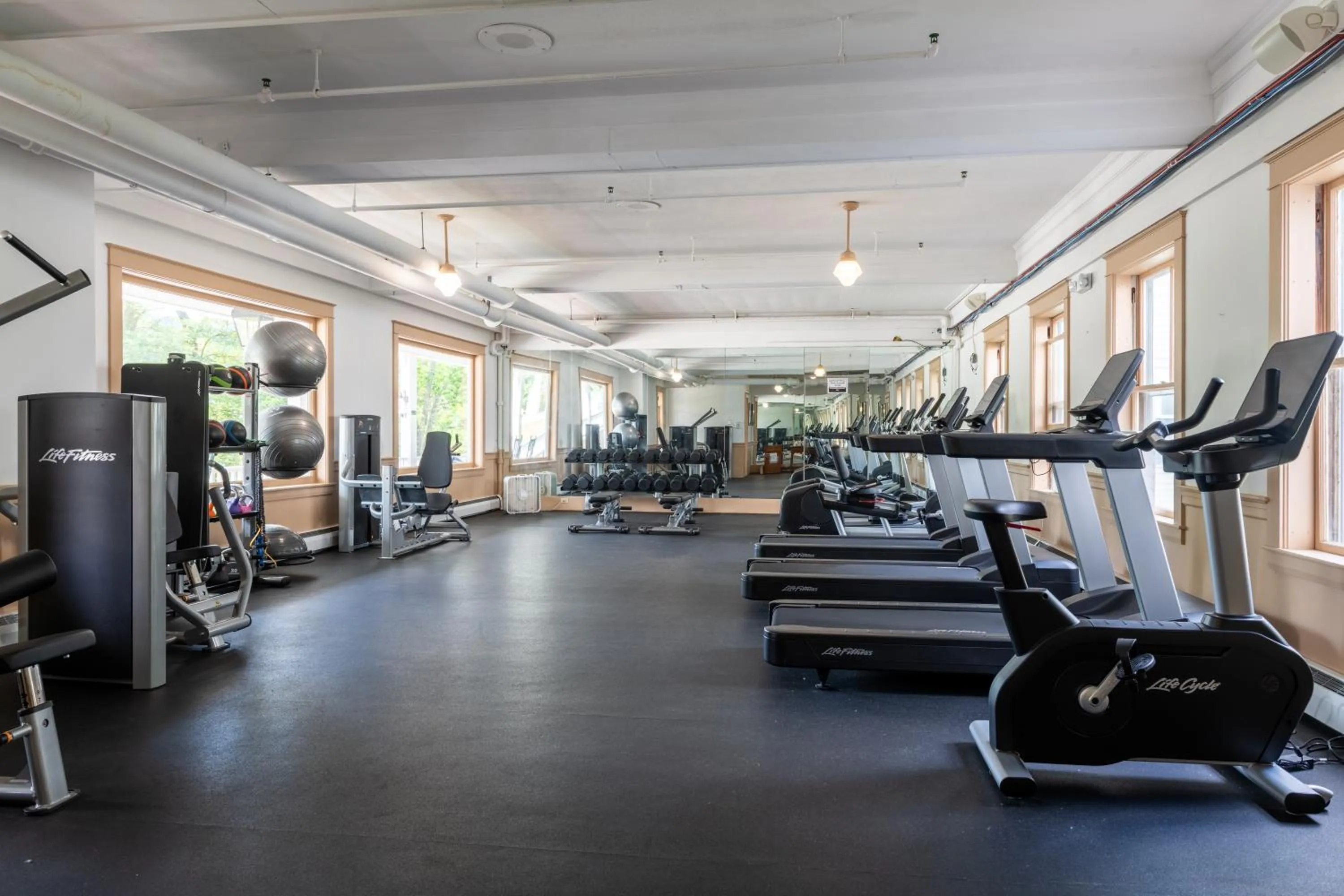 Fitness centre/facilities in Eagle Mountain House and Golf Club
