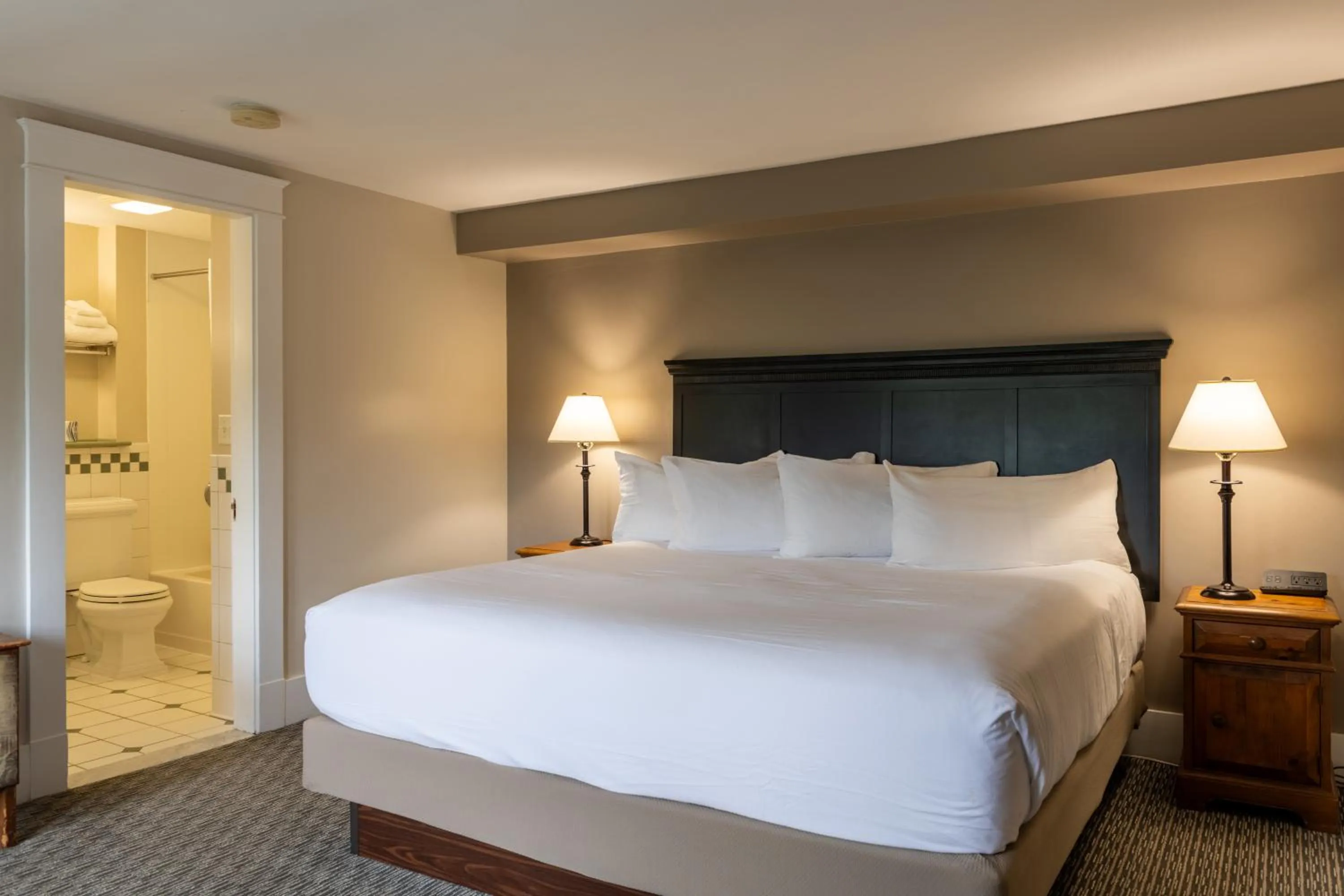 Bedroom, Bed in Eagle Mountain House and Golf Club