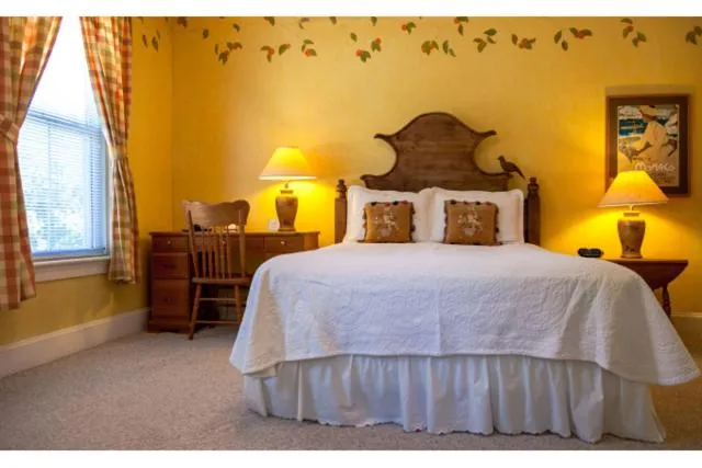 Bed in Admiral Fitzroy Inn