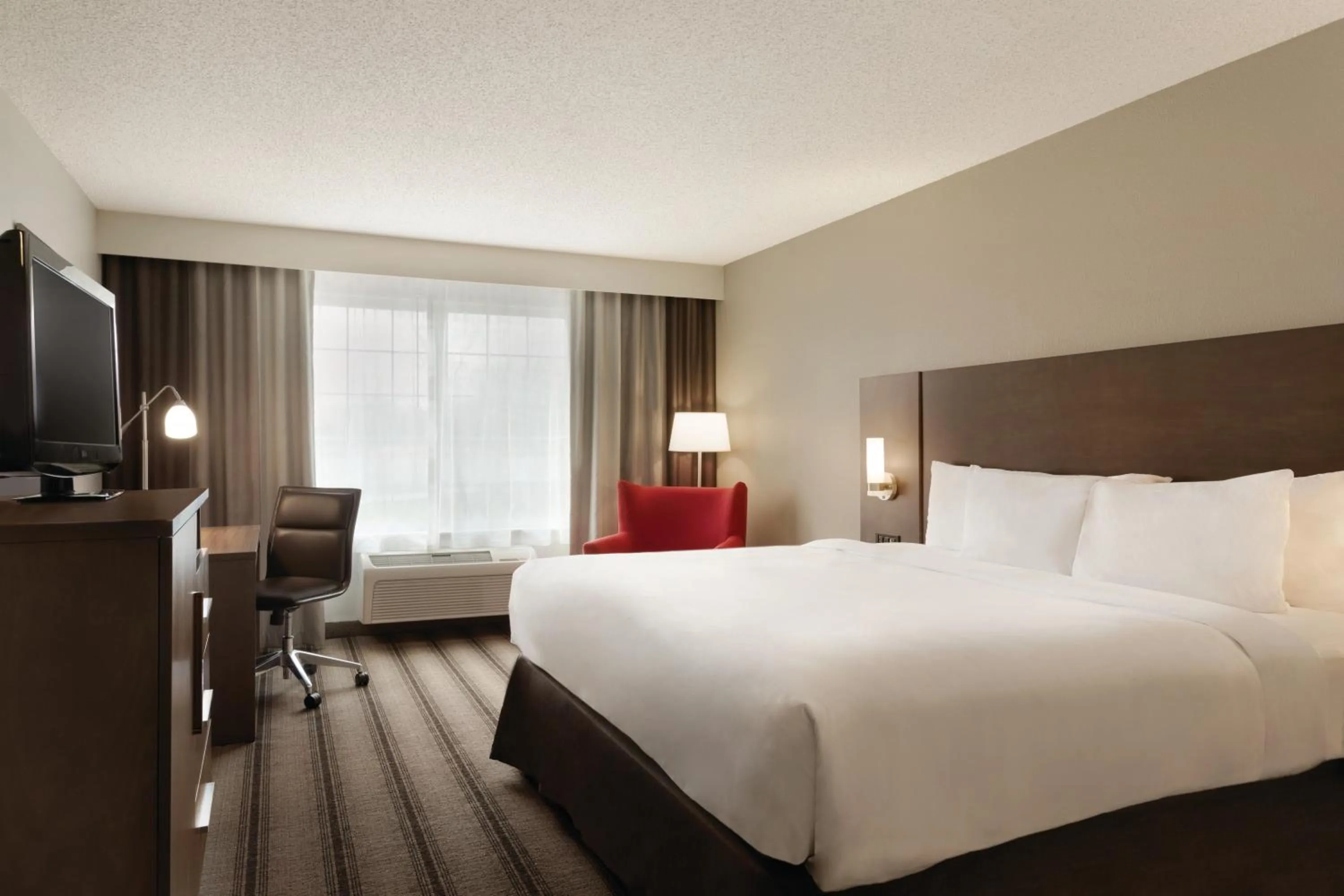 Bedroom, Bed in Country Inn & Suites by Radisson, Indianapolis Airport South, IN