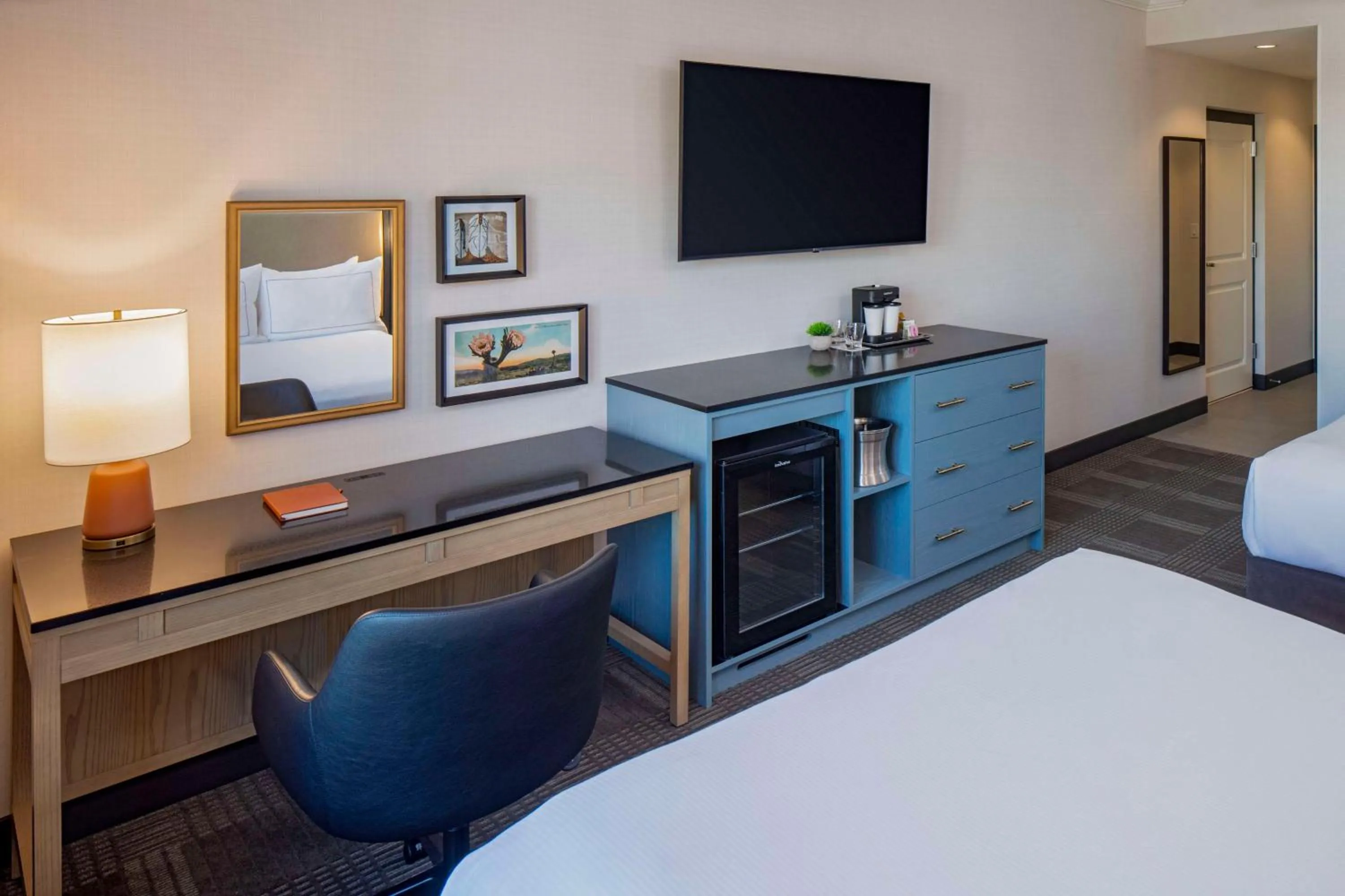 Bed in Hilton San Antonio Hill Country