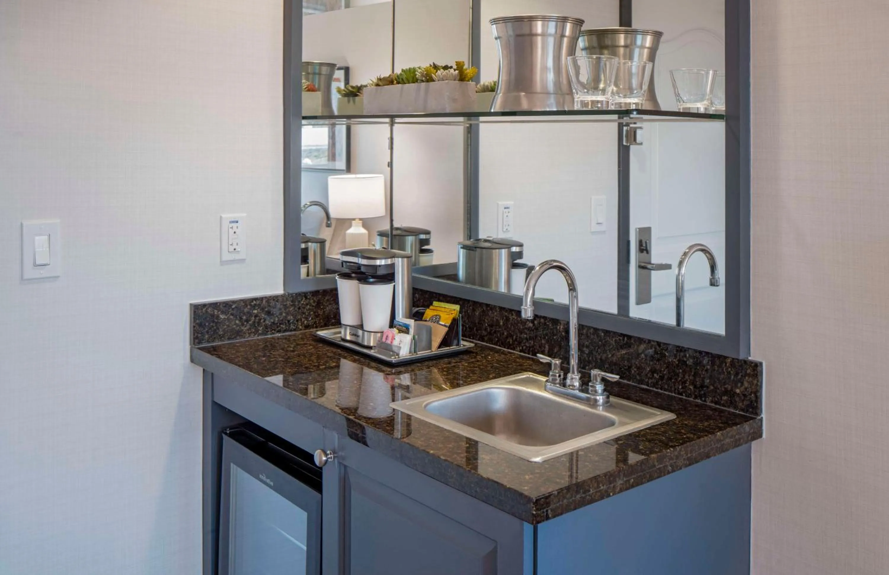 Photo of the whole room in Hilton San Antonio Hill Country