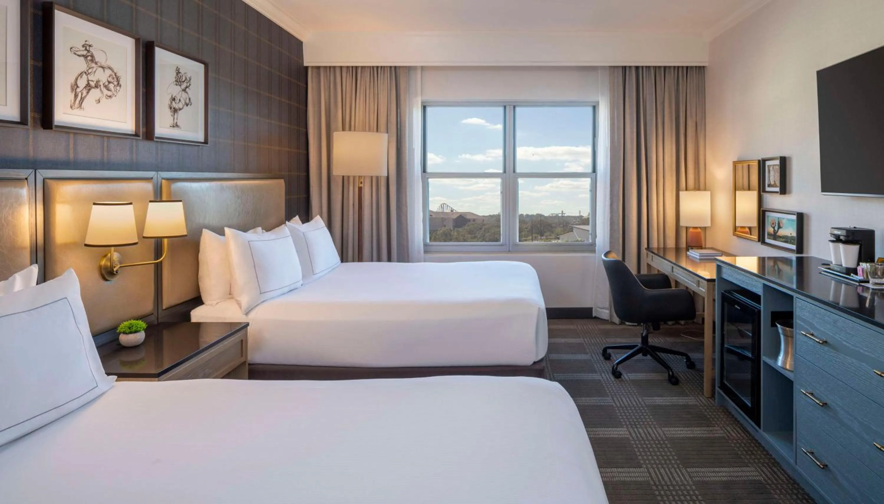 Bed in Hilton San Antonio Hill Country