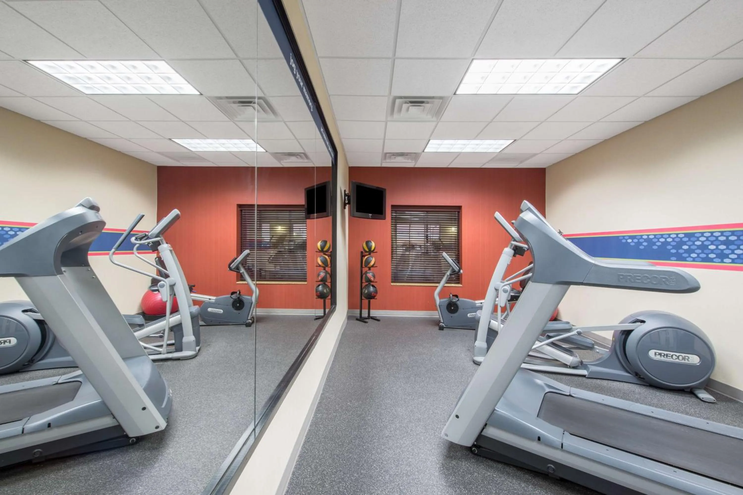 Fitness centre/facilities in Hampton Inn & Suites Oklahoma City - South