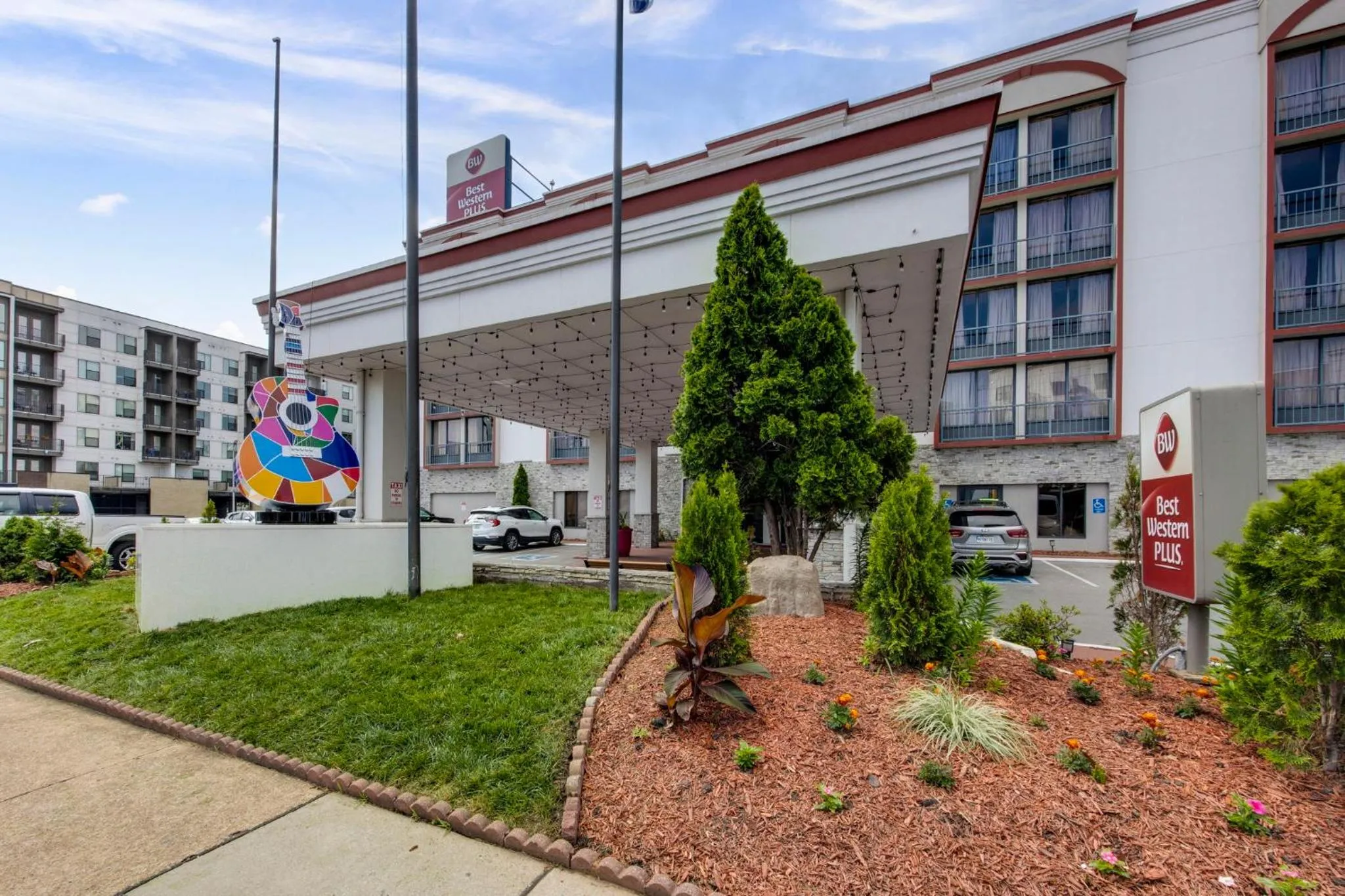 Property building in Best Western Downtown PLUS Music Row