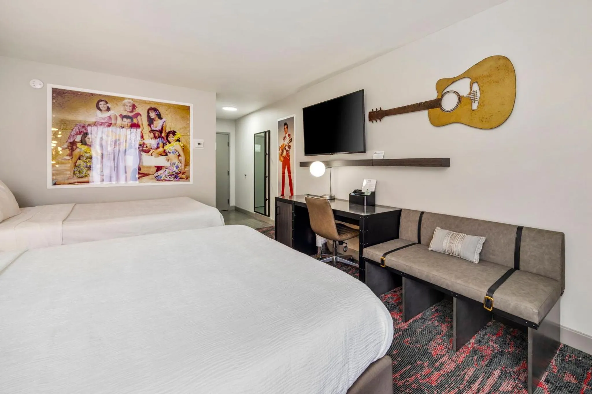 Property building, Bed in Best Western Downtown PLUS Music Row