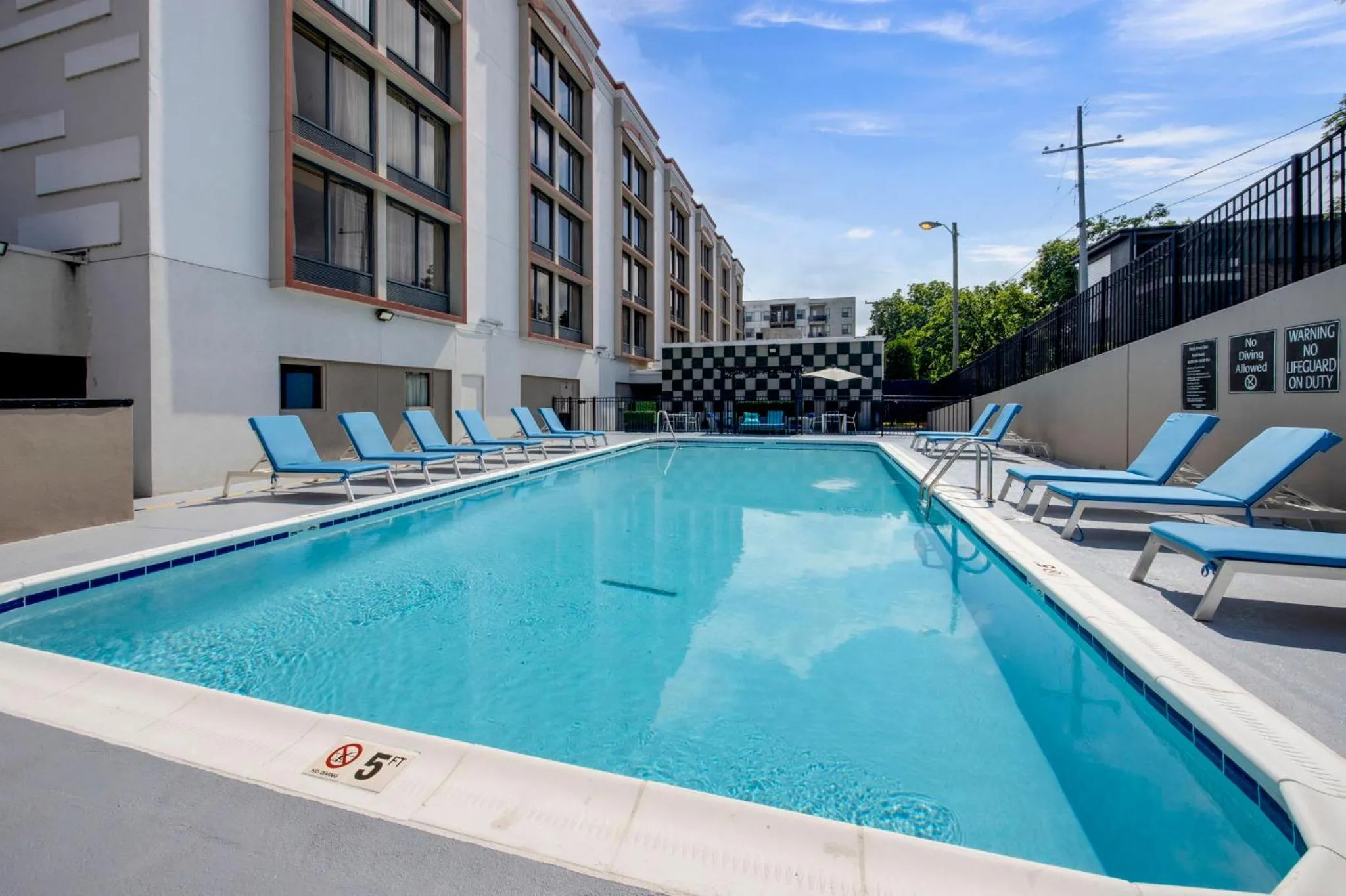 Property building in Best Western Downtown PLUS Music Row