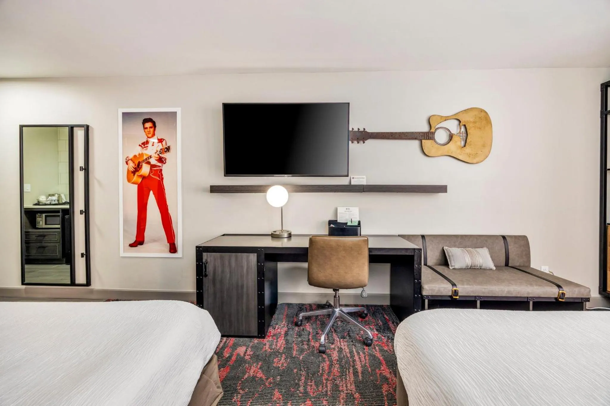 Property building, Bed in Best Western Downtown PLUS Music Row