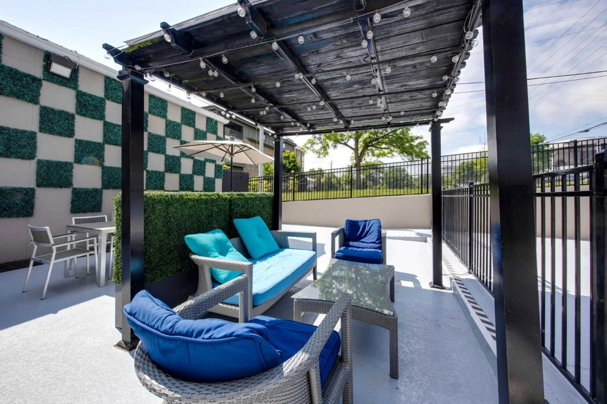 Property building in Best Western Downtown PLUS Music Row