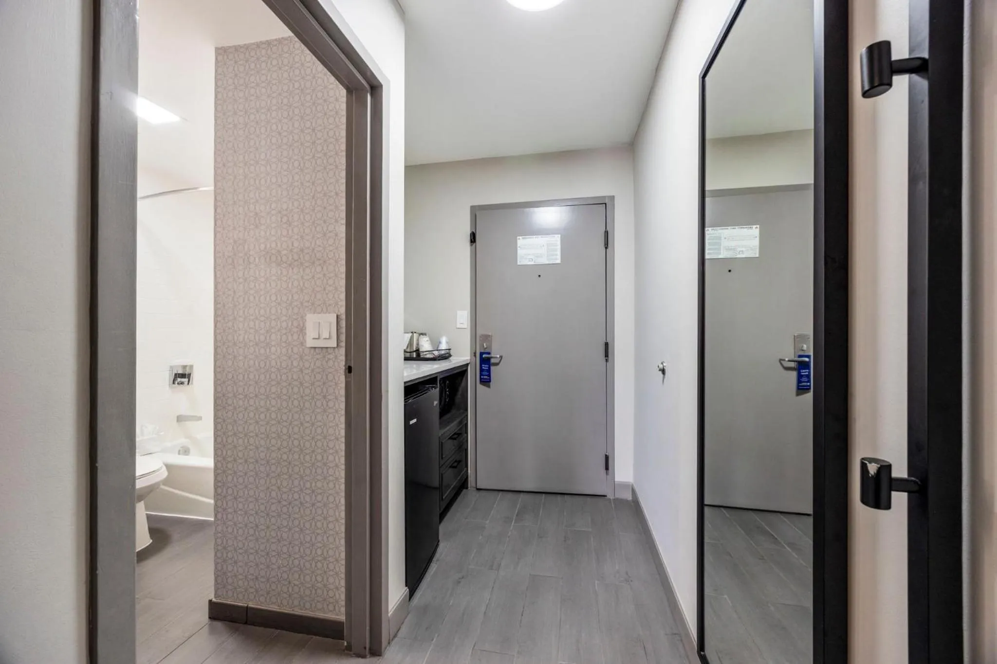 Property building in Best Western Downtown PLUS Music Row