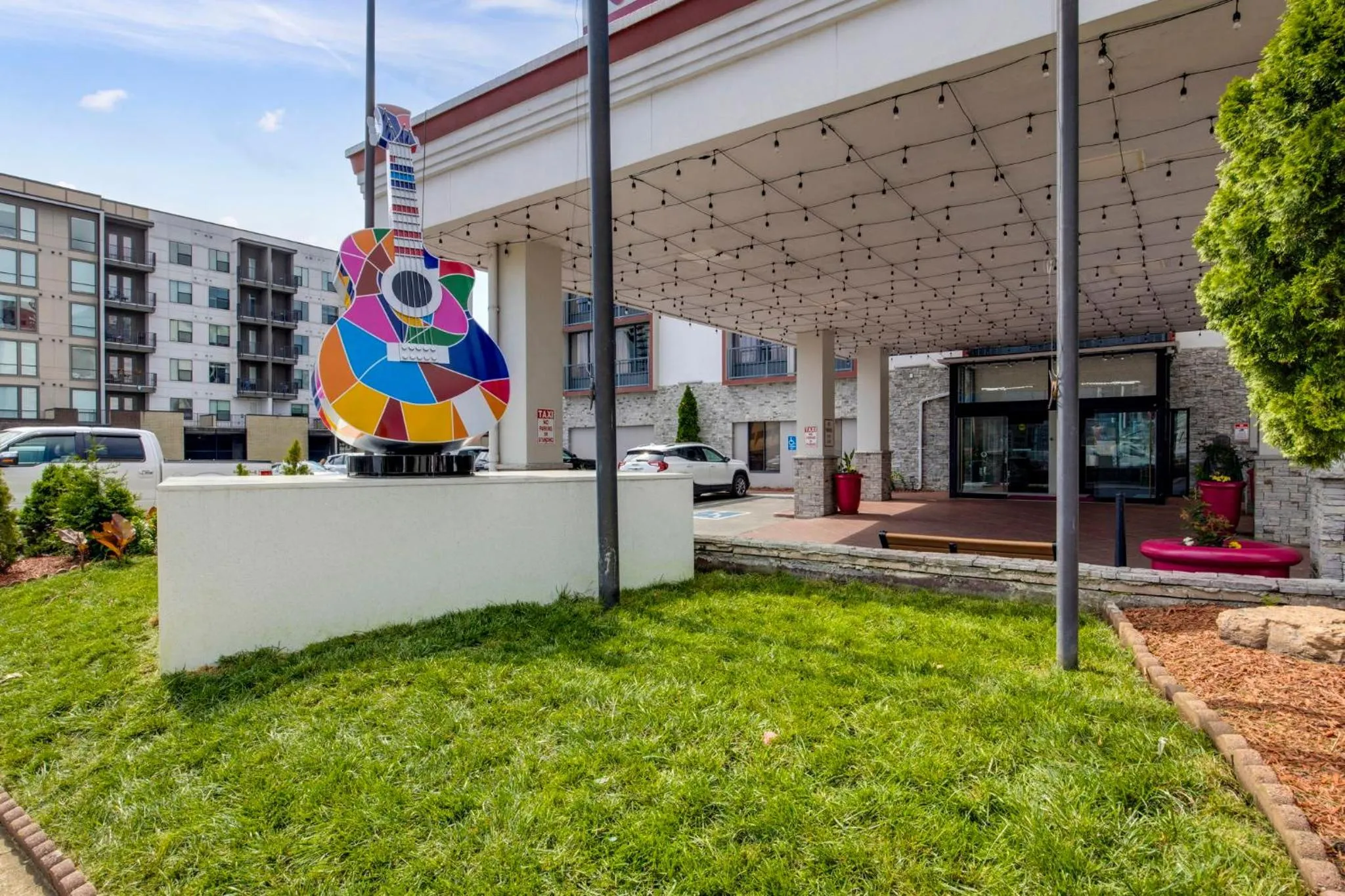 Property building in Best Western Downtown PLUS Music Row