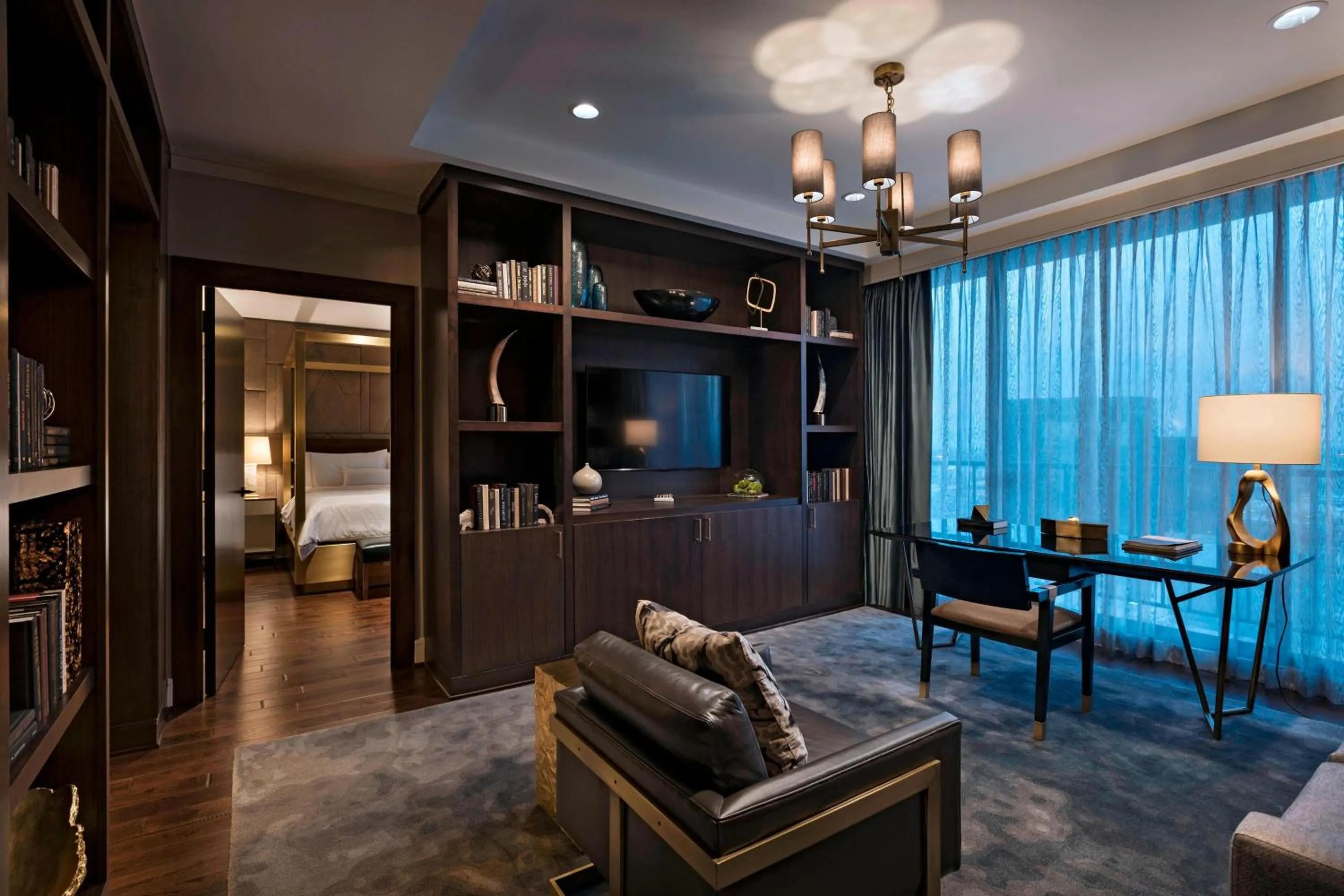 Photo of the whole room in The Westin Galleria Houston