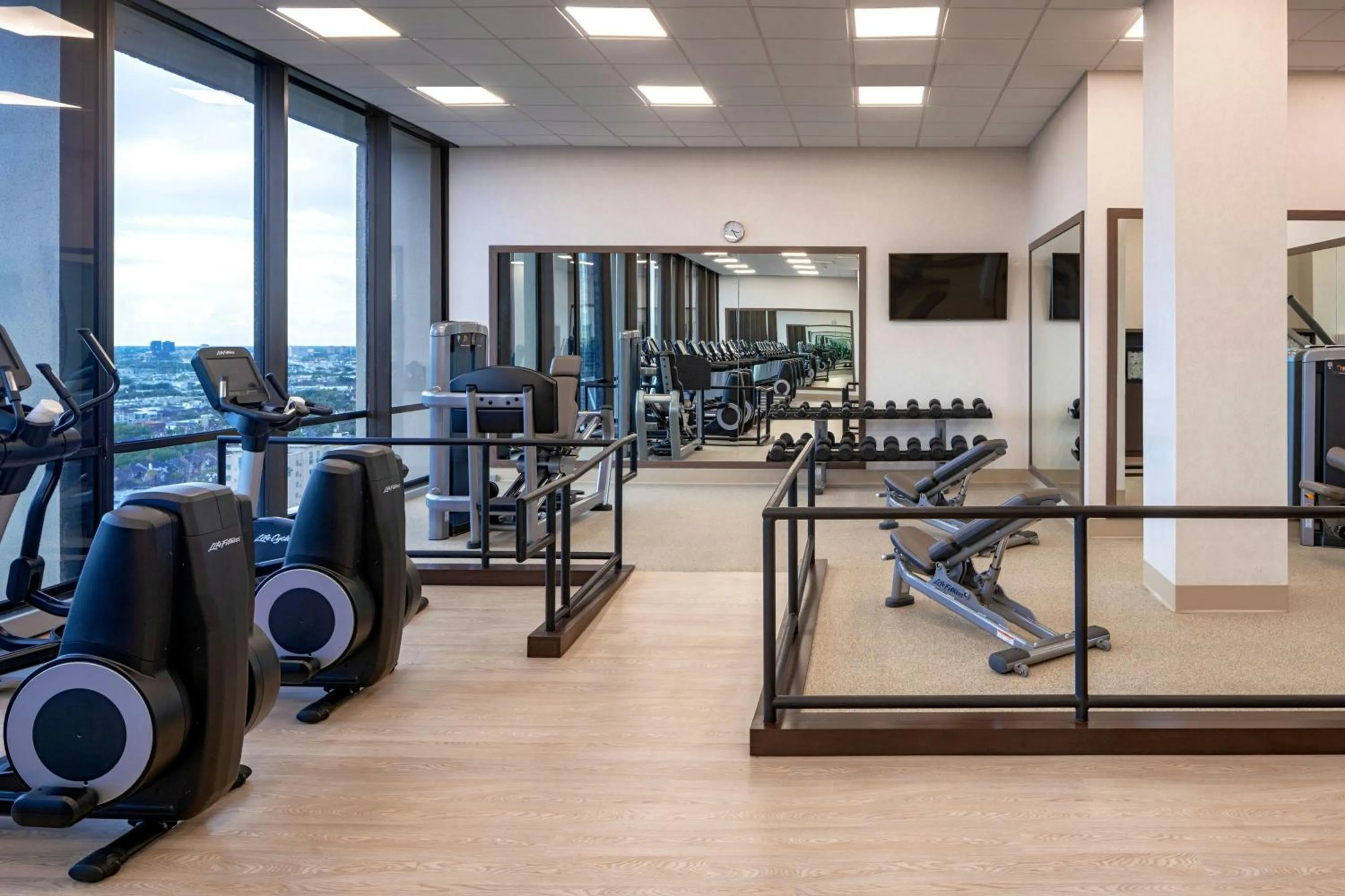 Fitness centre/facilities in The Westin Galleria Houston