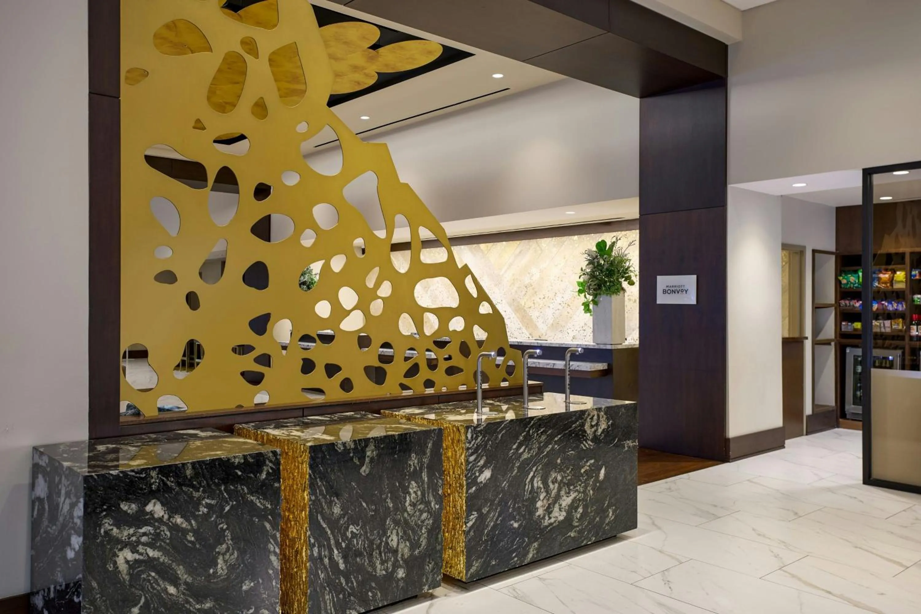 Lobby or reception in The Westin Galleria Houston