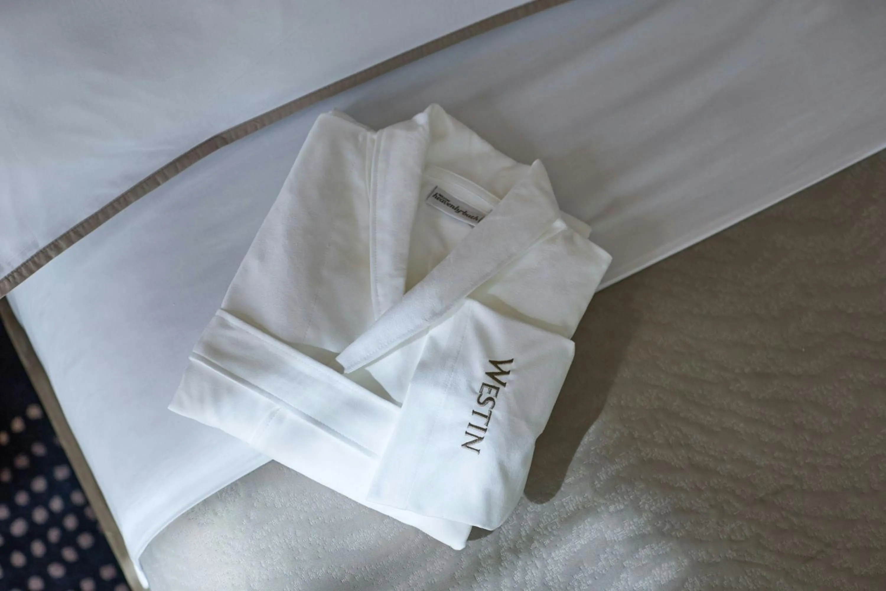 Photo of the whole room in The Westin Oaks Houston at the Galleria