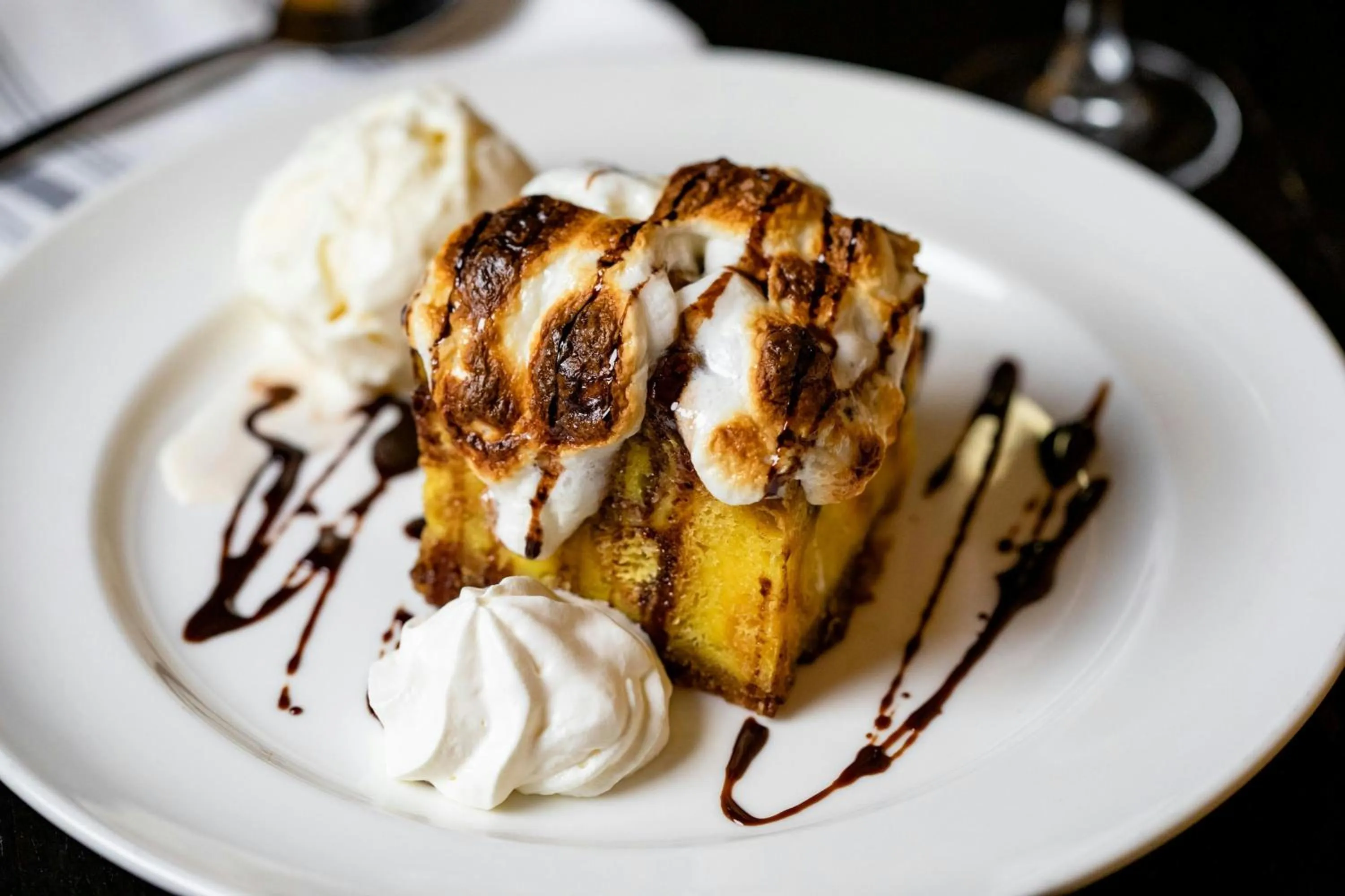 Restaurant/places to eat in The Westin Oaks Houston at the Galleria