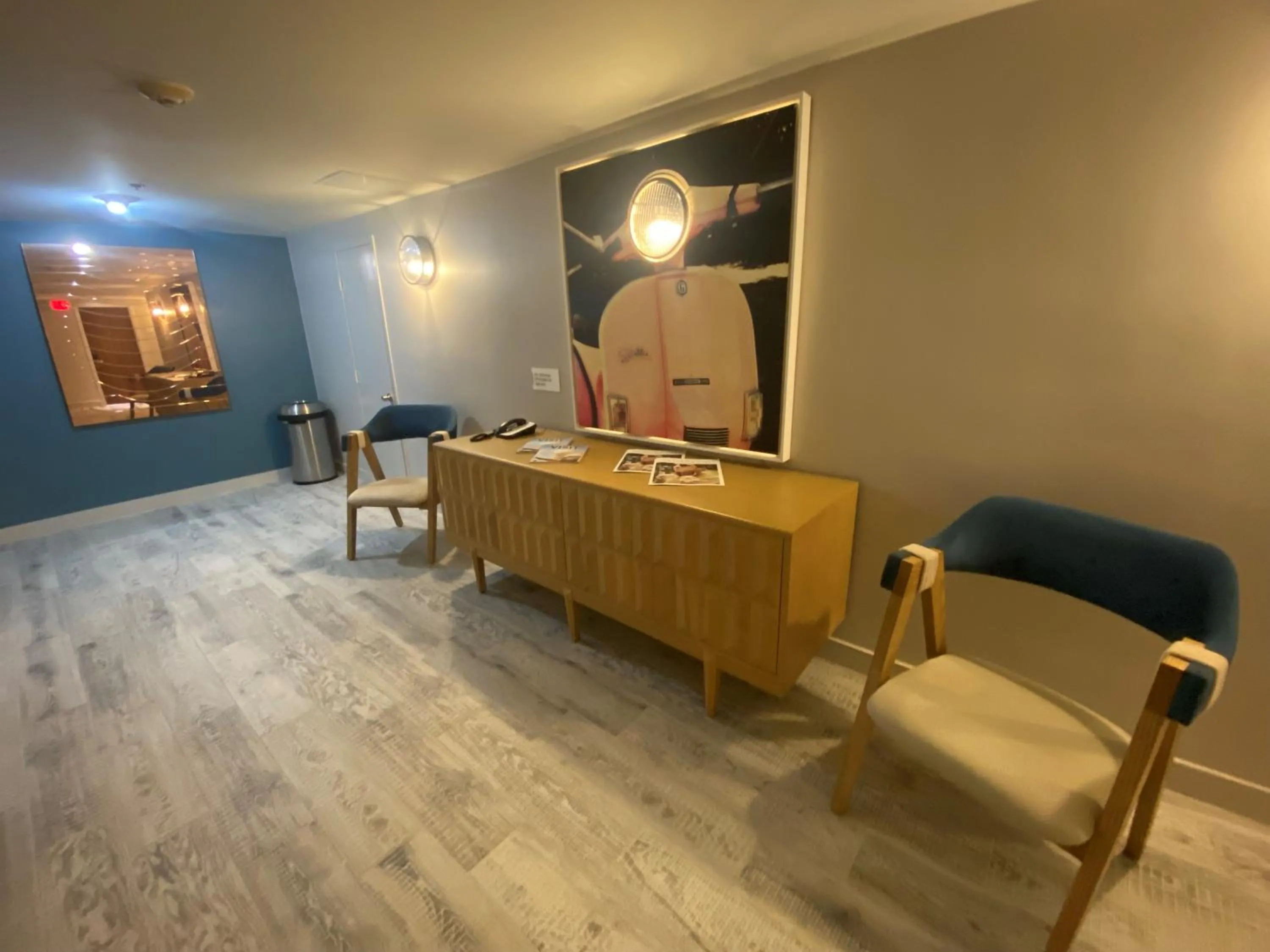 Seating area in Radisson Resort Miami Beach