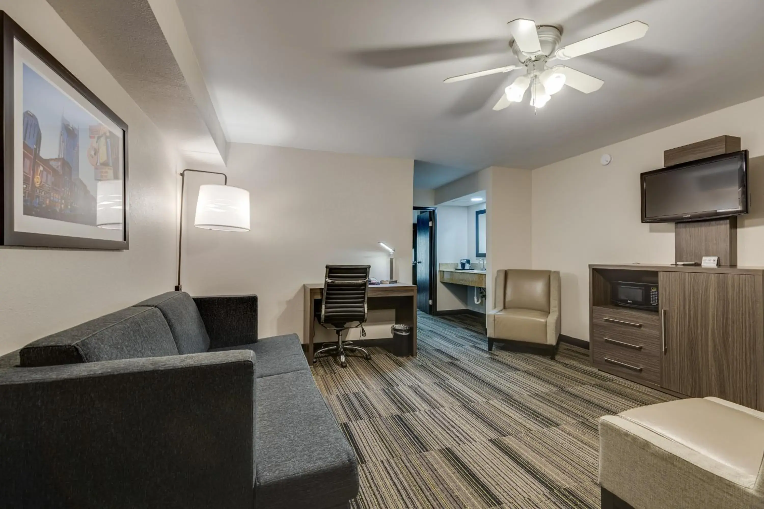 One-Bedroom Queen Suite with 2 Queen Beds in Alexis Inn and Suites Hotel One-Bedroom Queen Suite with 2 Queen Beds in Alexis Inn and Suites Hotel