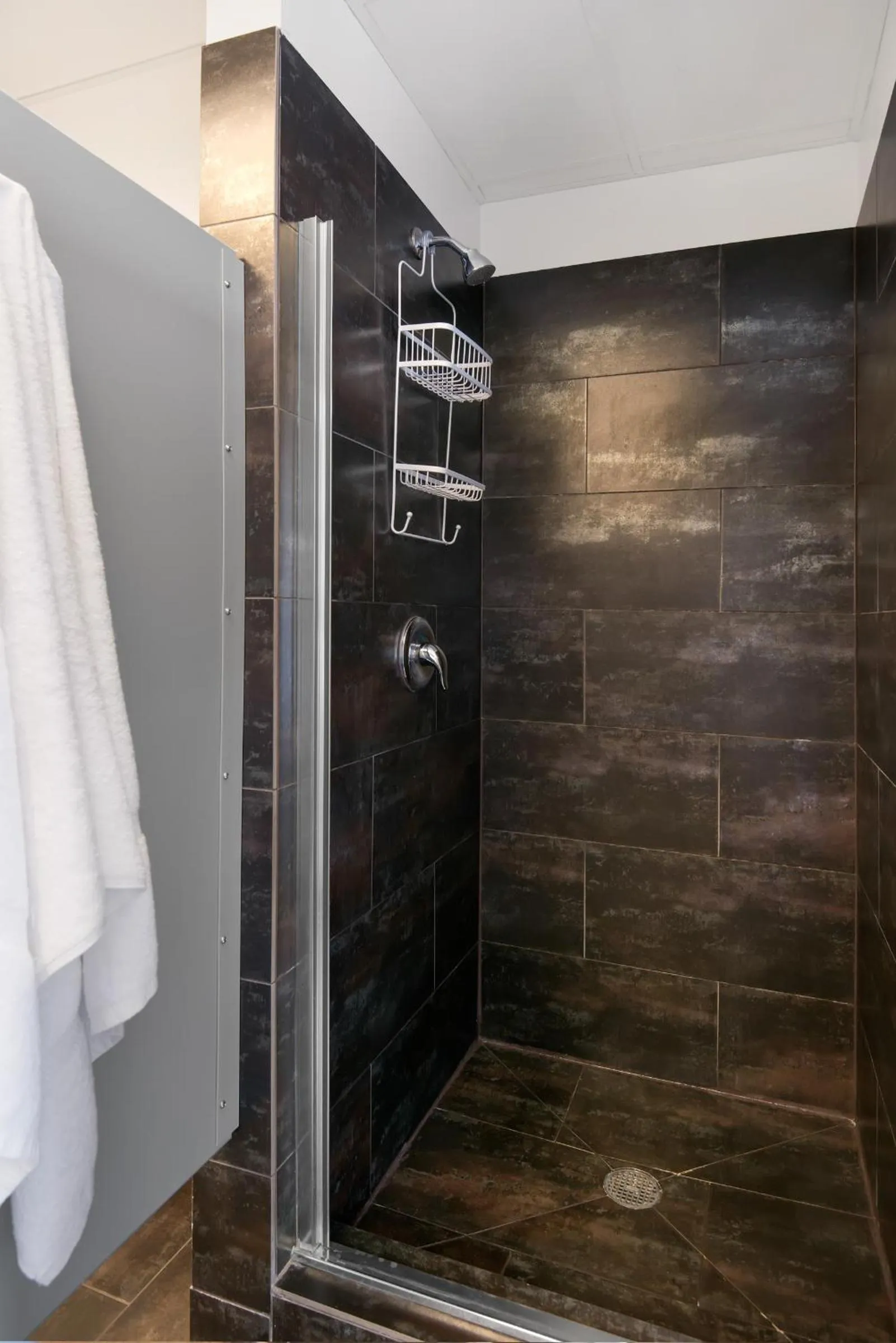 Shower in Chicago Getaway Hostel