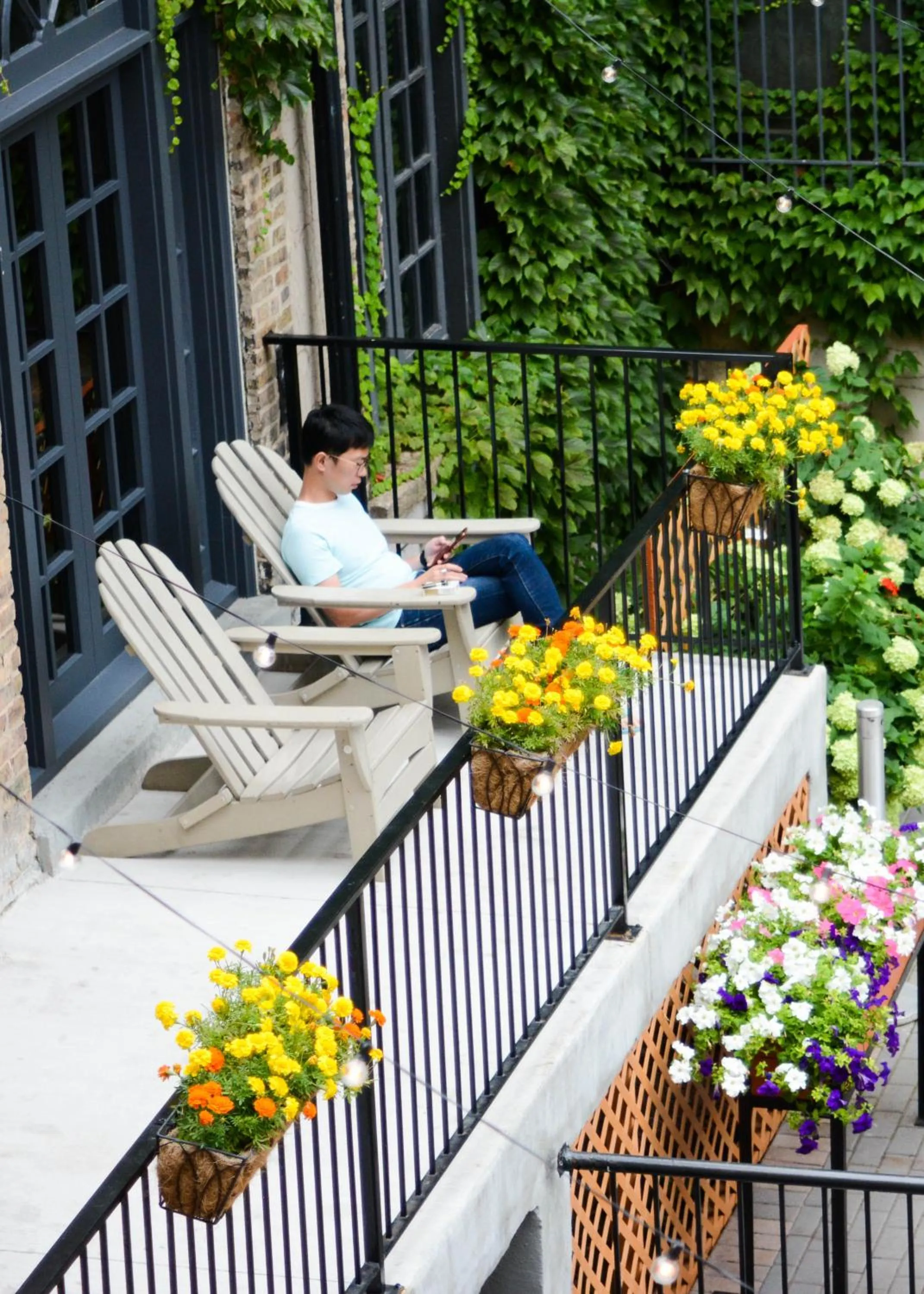 Property building in Chicago Getaway Hostel