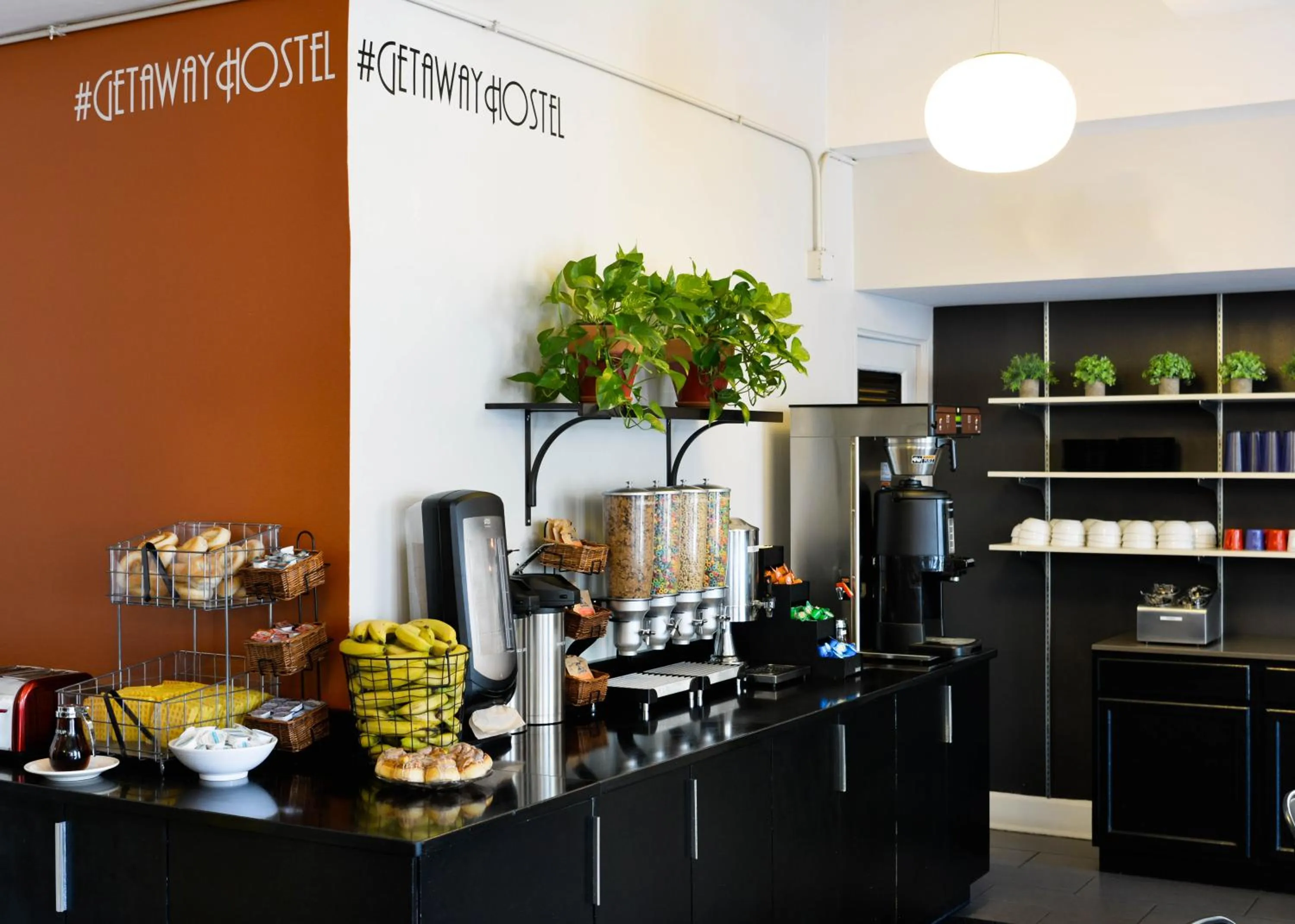 Breakfast in Chicago Getaway Hostel