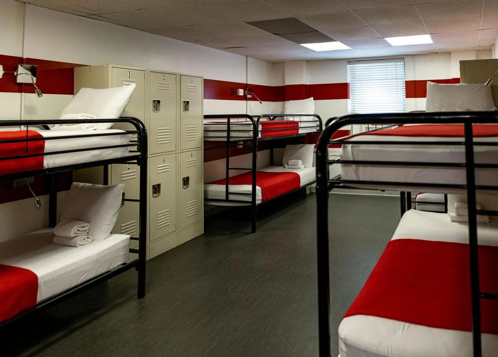 bunk bed in Chicago Getaway Hostel