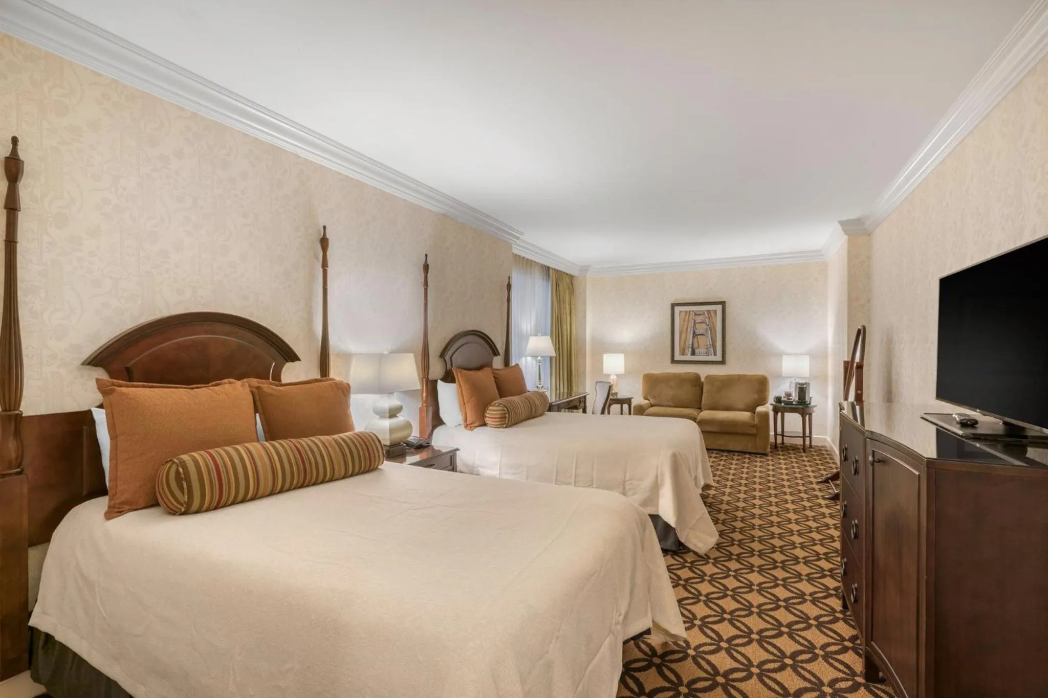 Photo of the whole room, Bed in Omni San Francisco