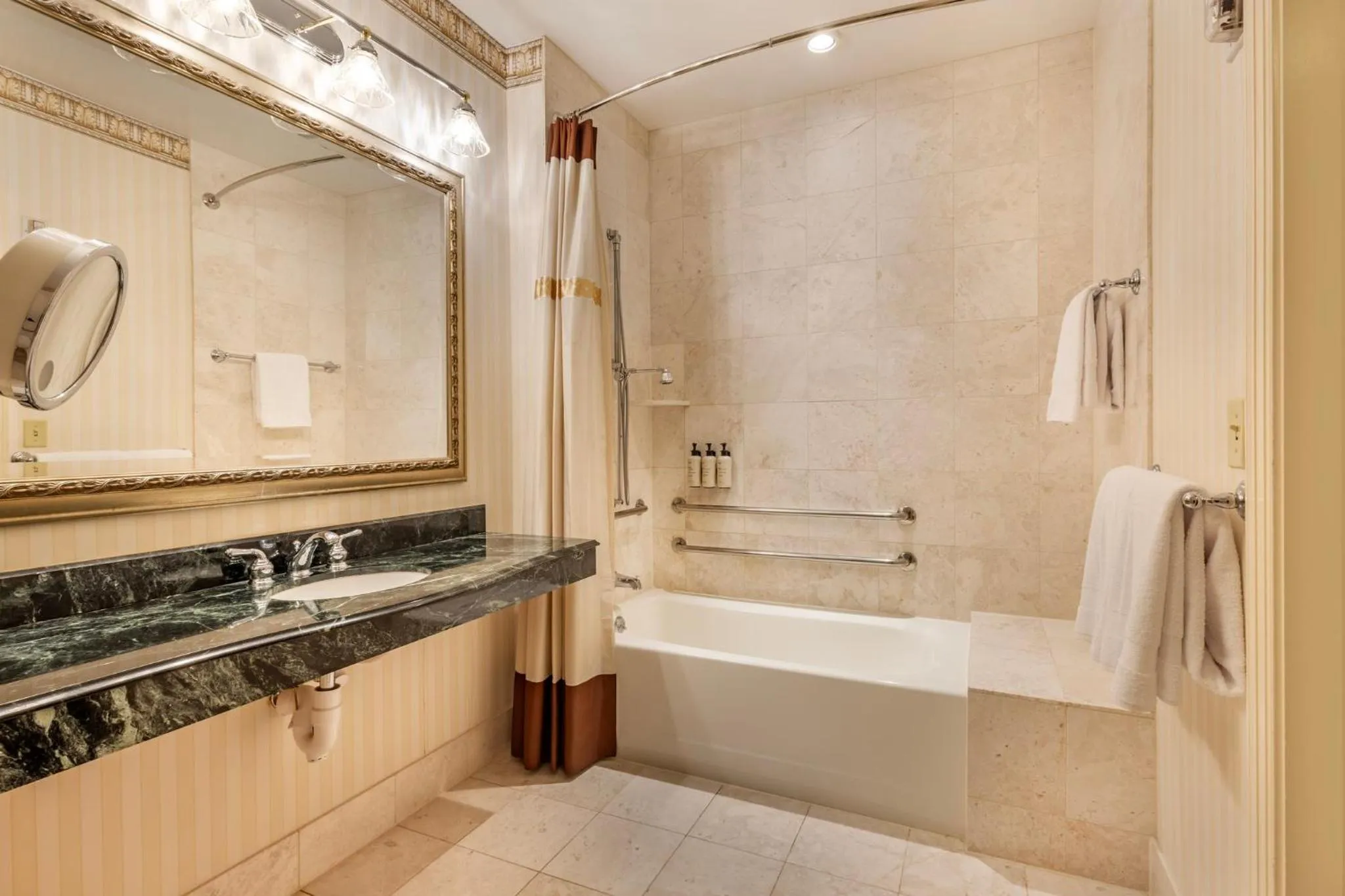 Bathroom in Omni San Francisco