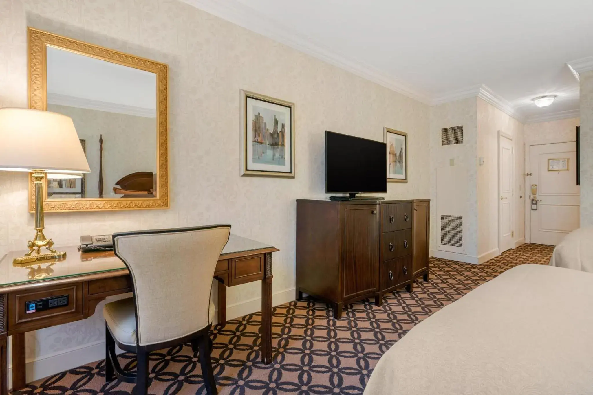 Deluxe Double Room with Two Double Beds in Omni San Francisco Deluxe Double Room with Two Double Beds in Omni San Francisco