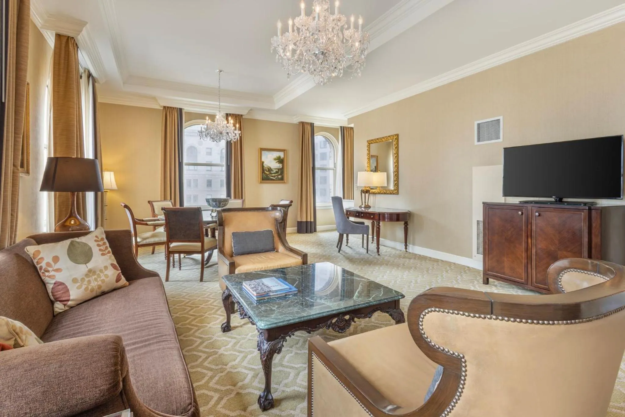 Living room in Omni San Francisco