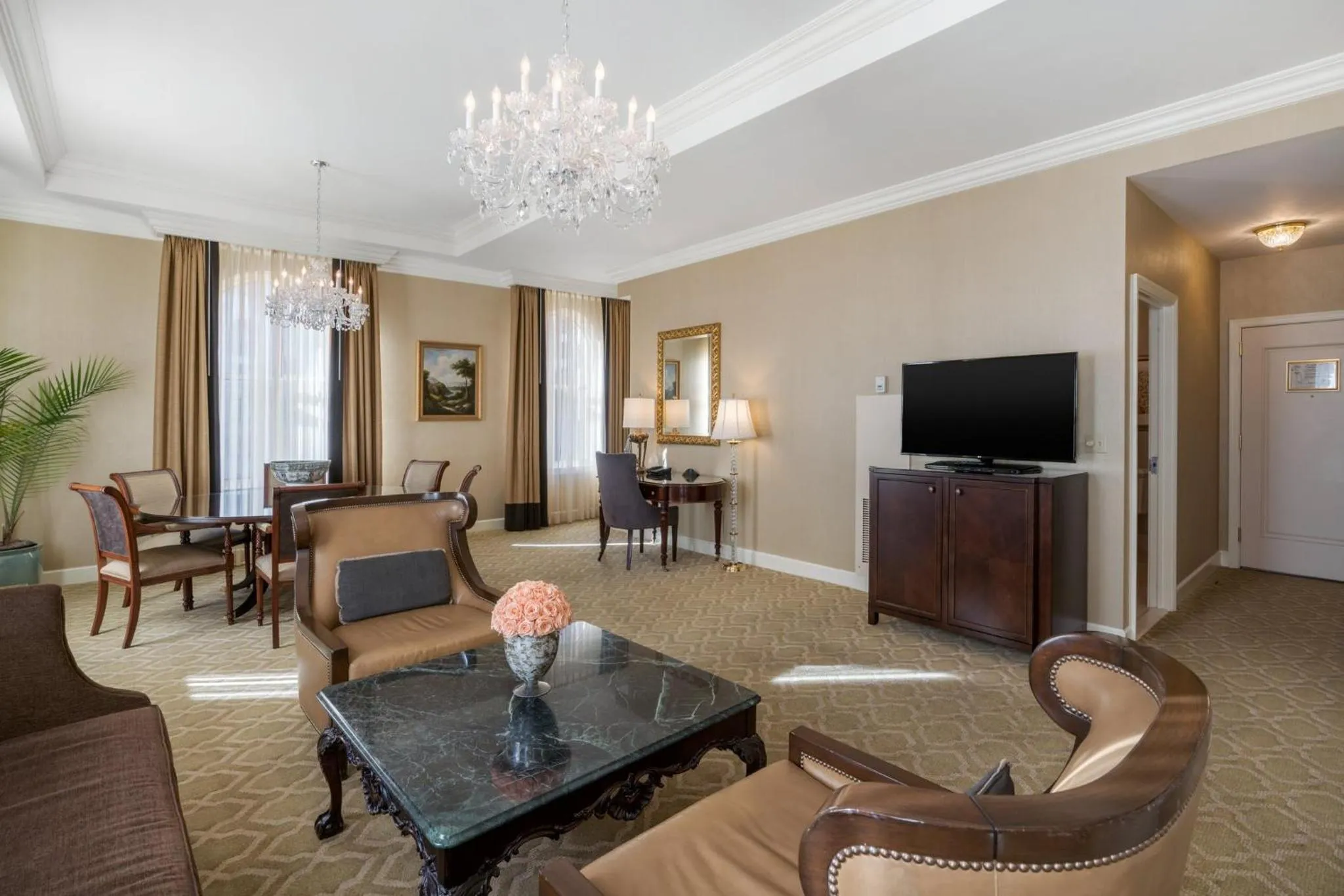 Photo of the whole room in Omni San Francisco