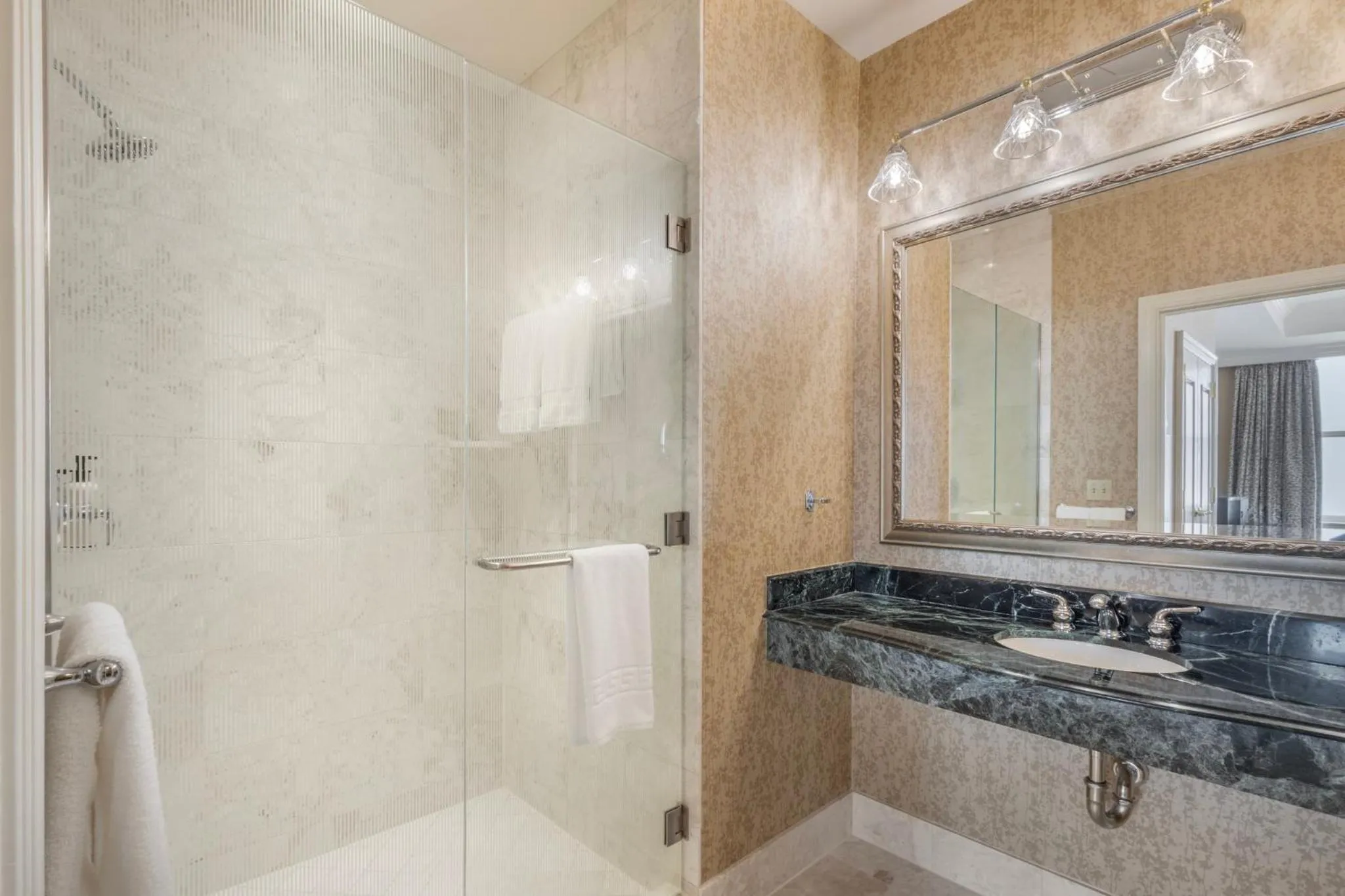 Bathroom in Omni San Francisco