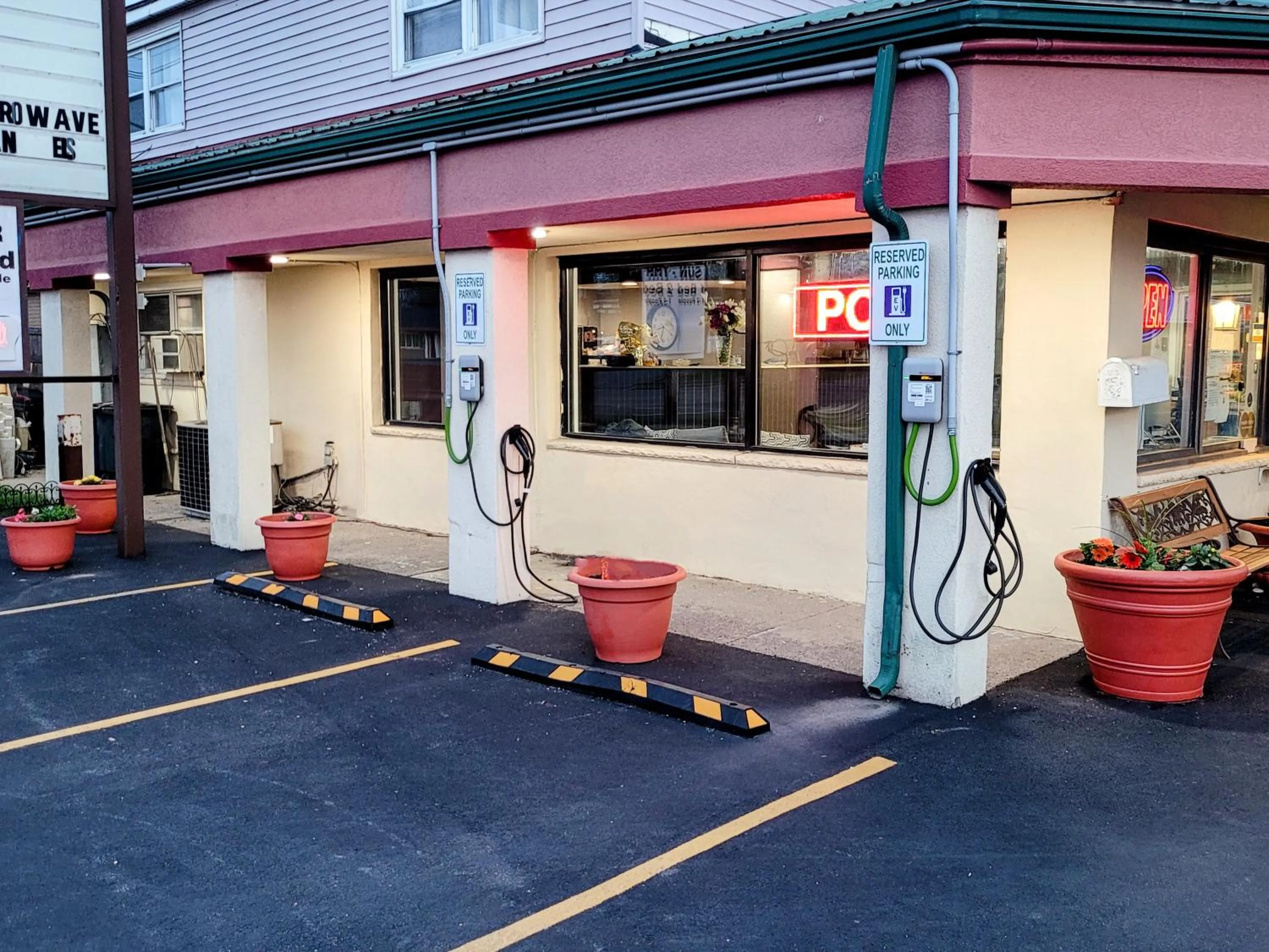 Property building in Woodland Inn