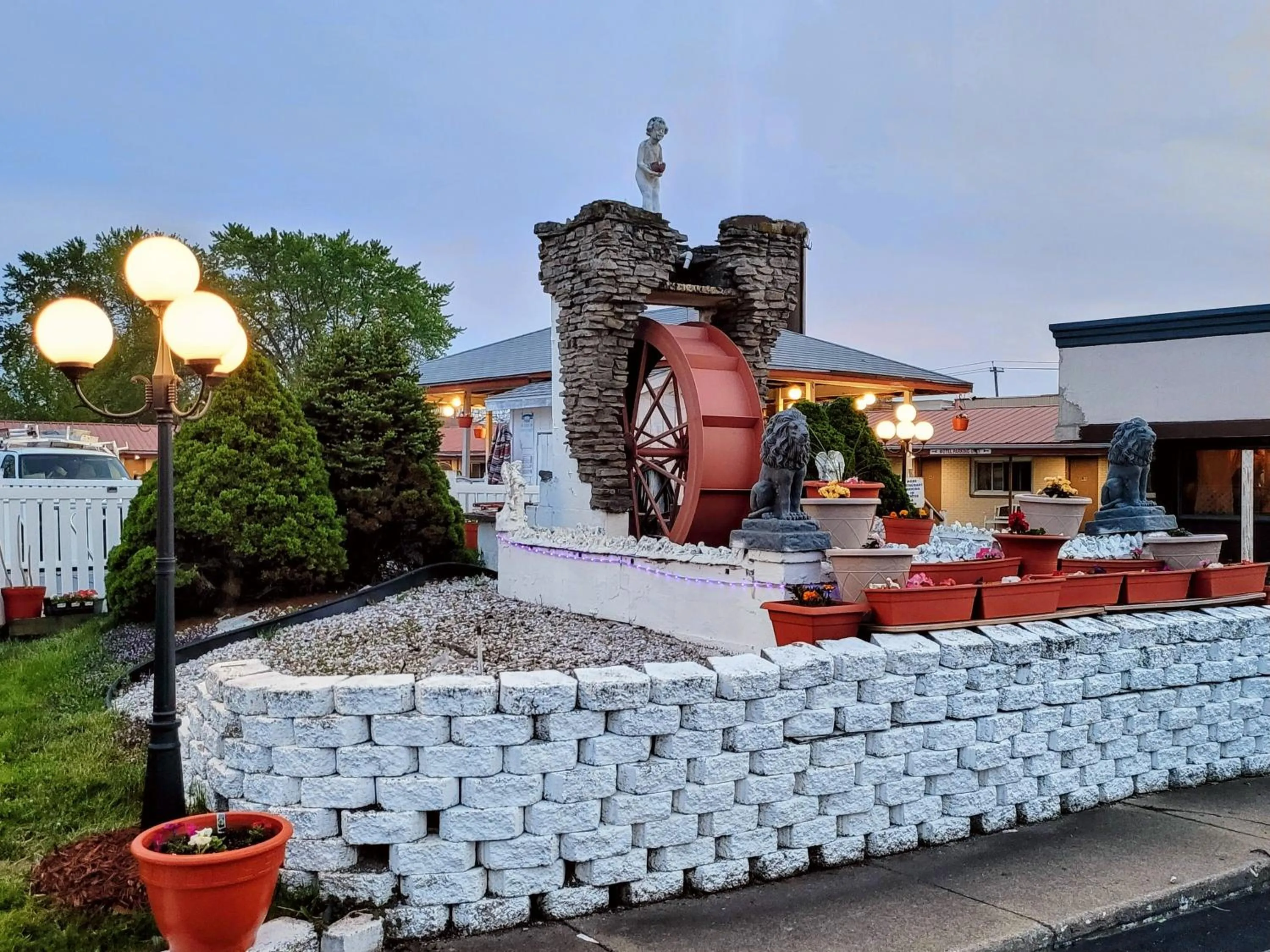 Property building in Budget Host Inn Niagara Falls