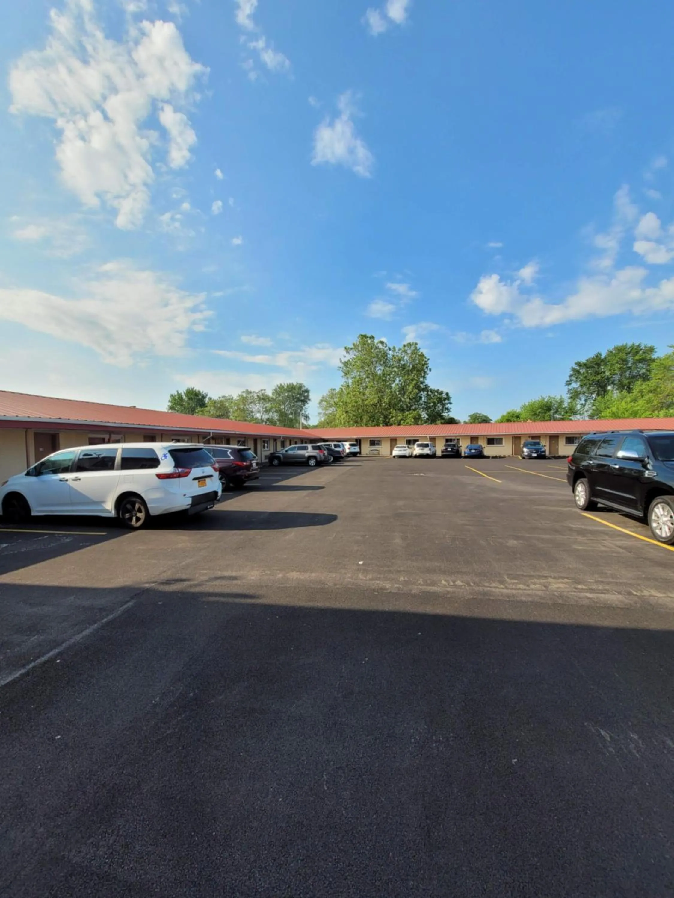 Property building in Woodland Inn