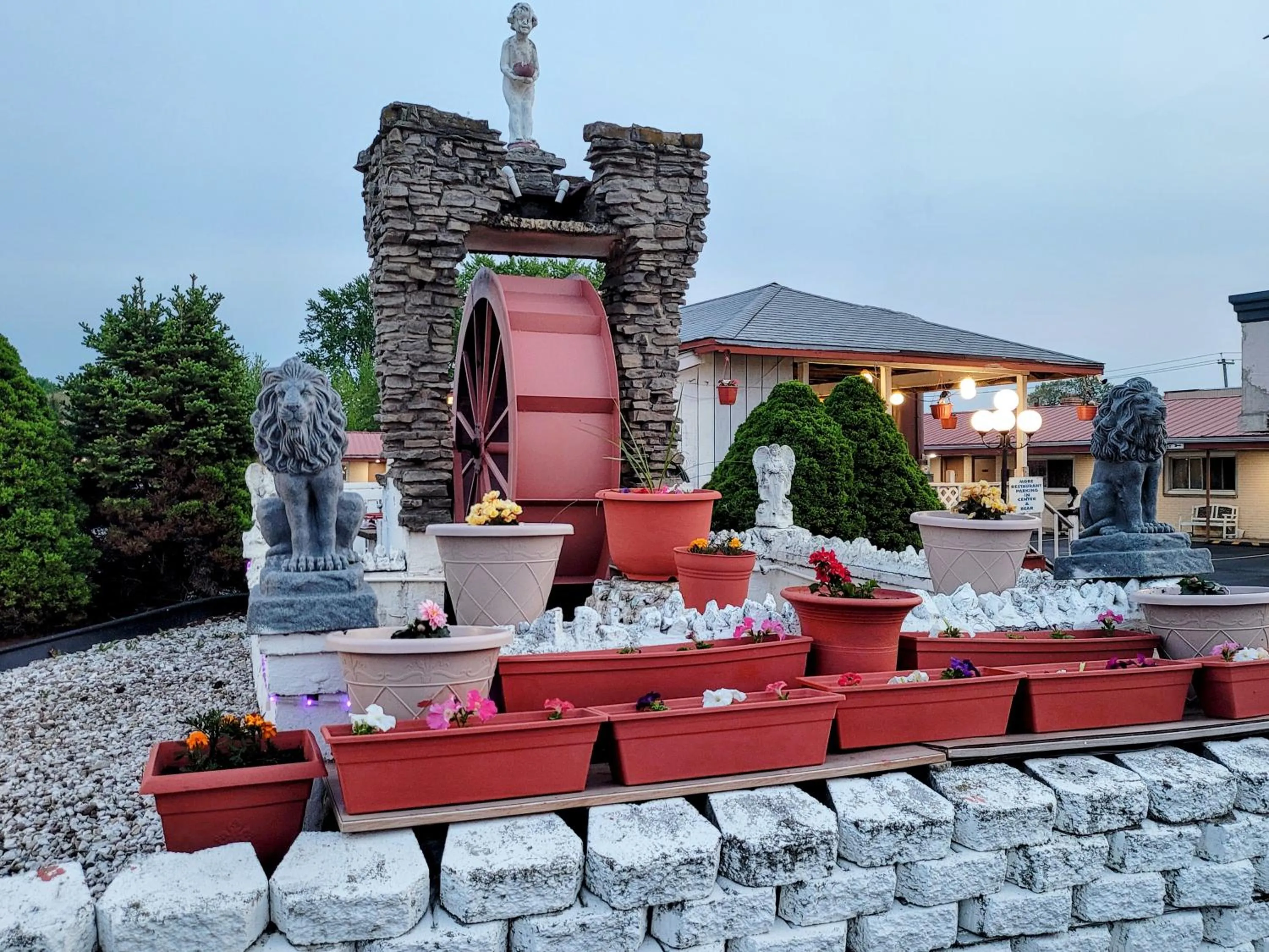 Property building in Woodland Inn