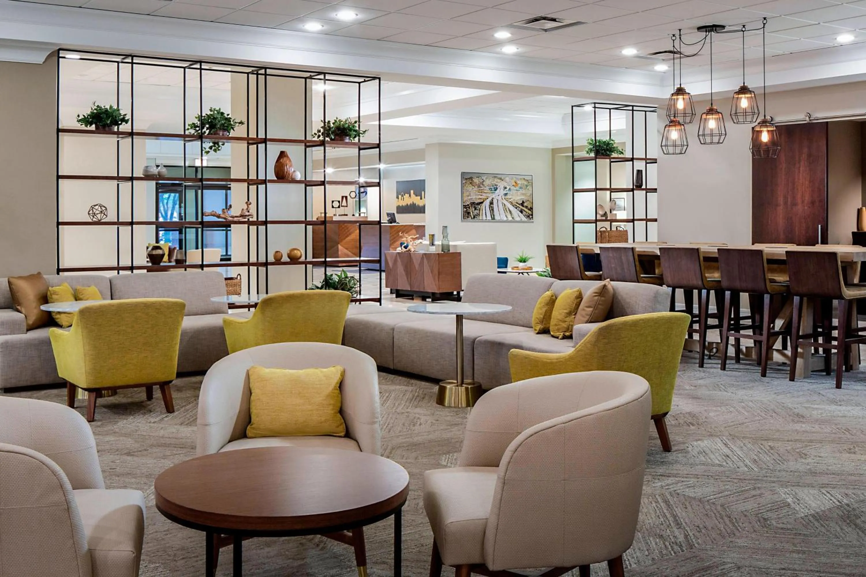 Lounge or bar in Sheraton Suites Market Center Dallas
