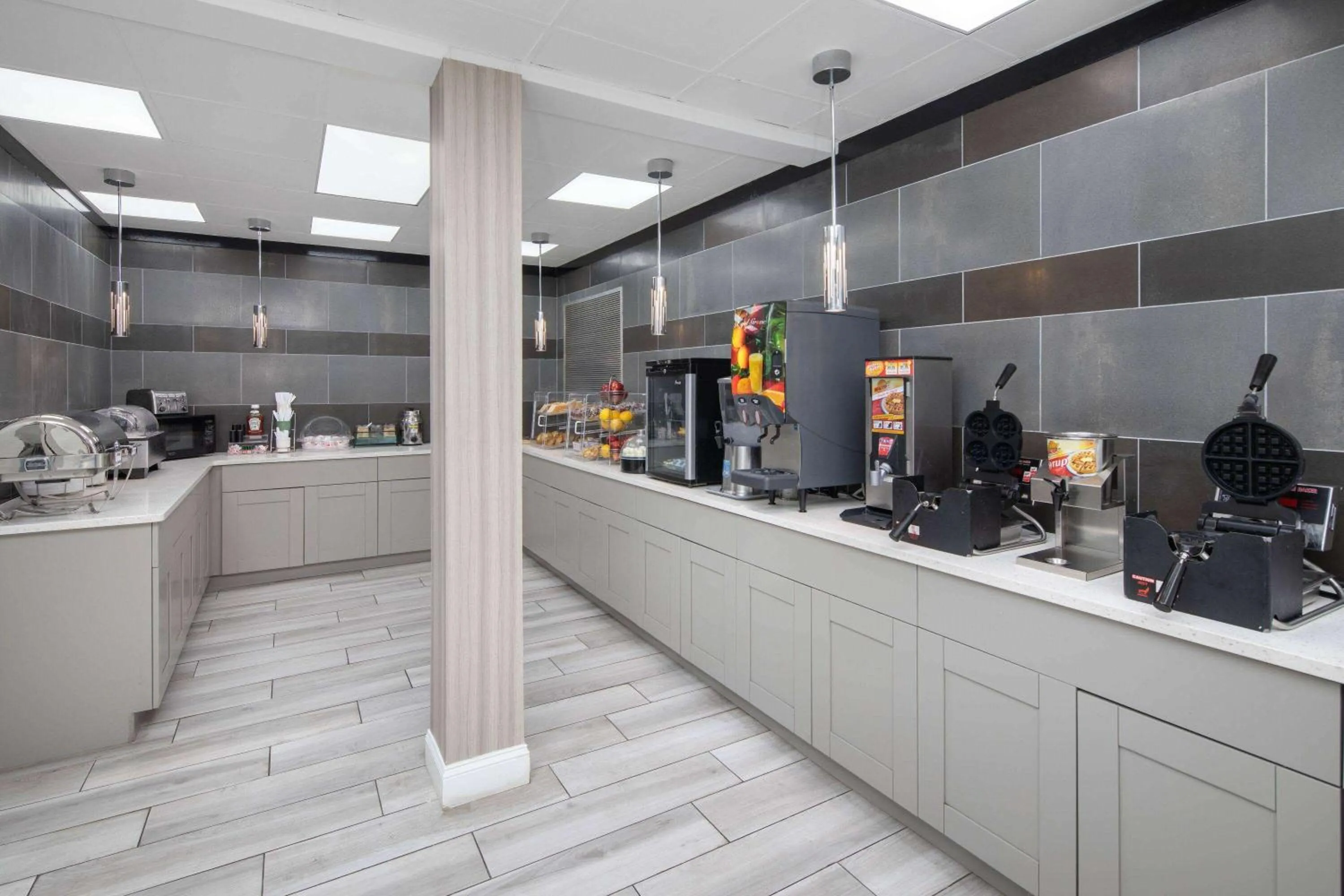 Breakfast in La Quinta by Wyndham Atlanta Airport South